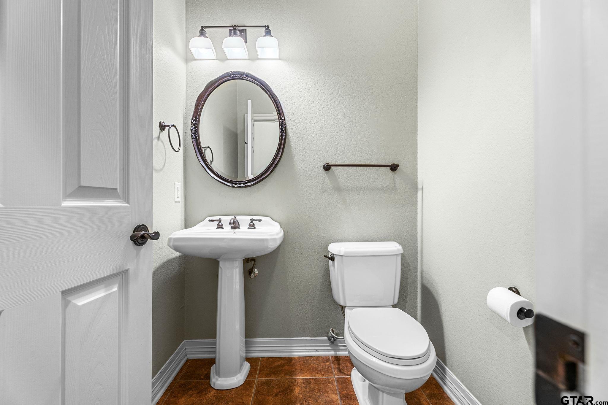 9136 Chisholm TRL