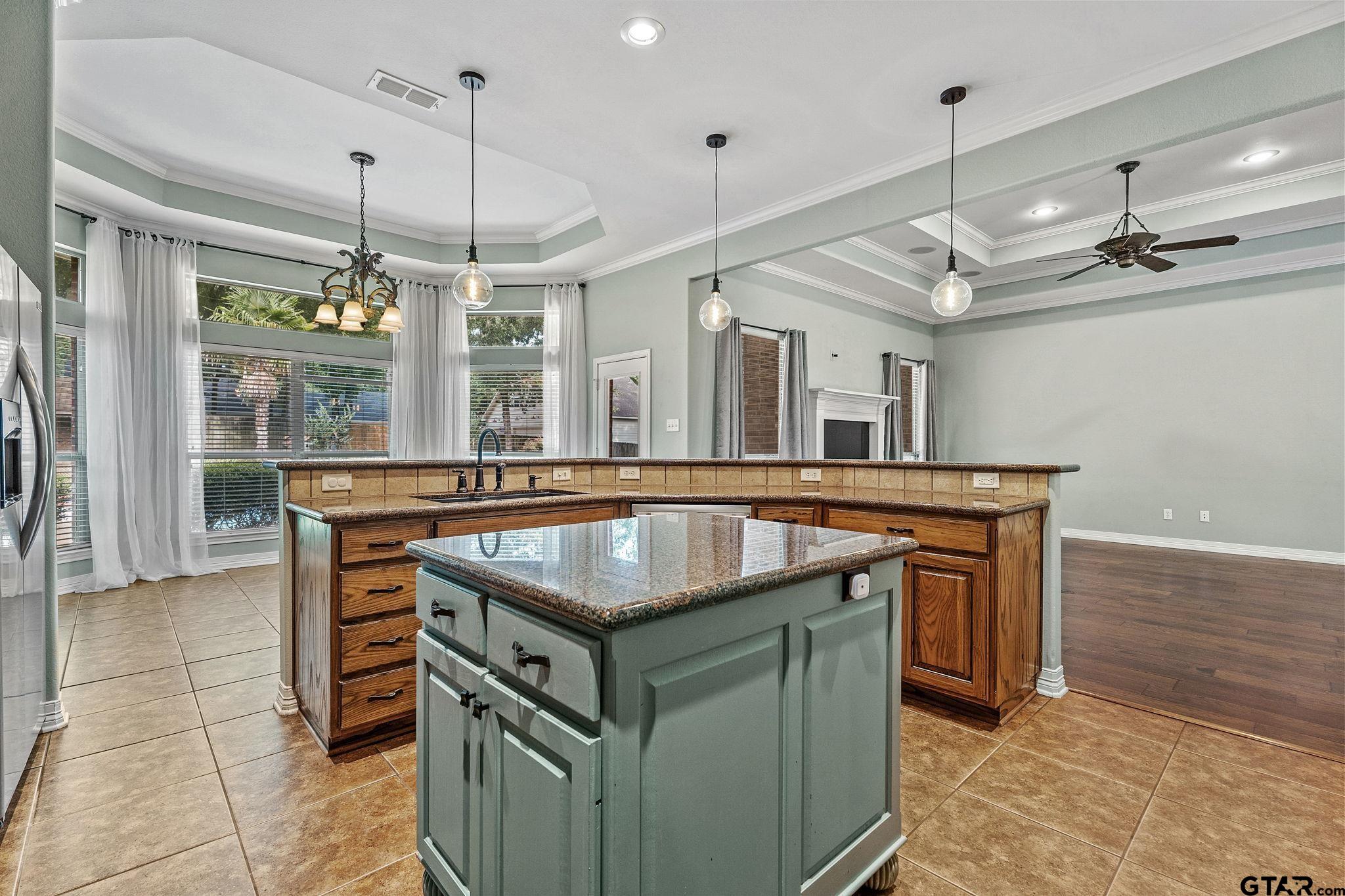 9136 Chisholm TRL