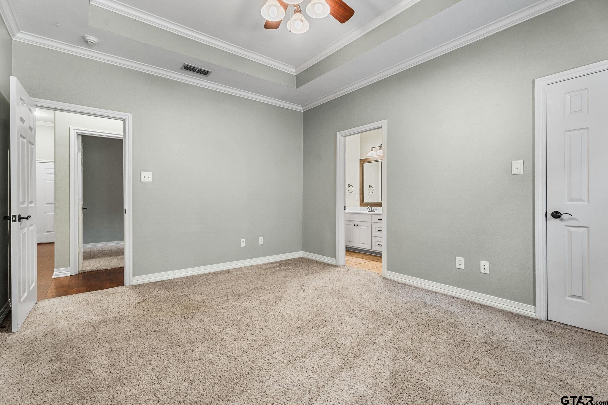 9136 Chisholm TRL