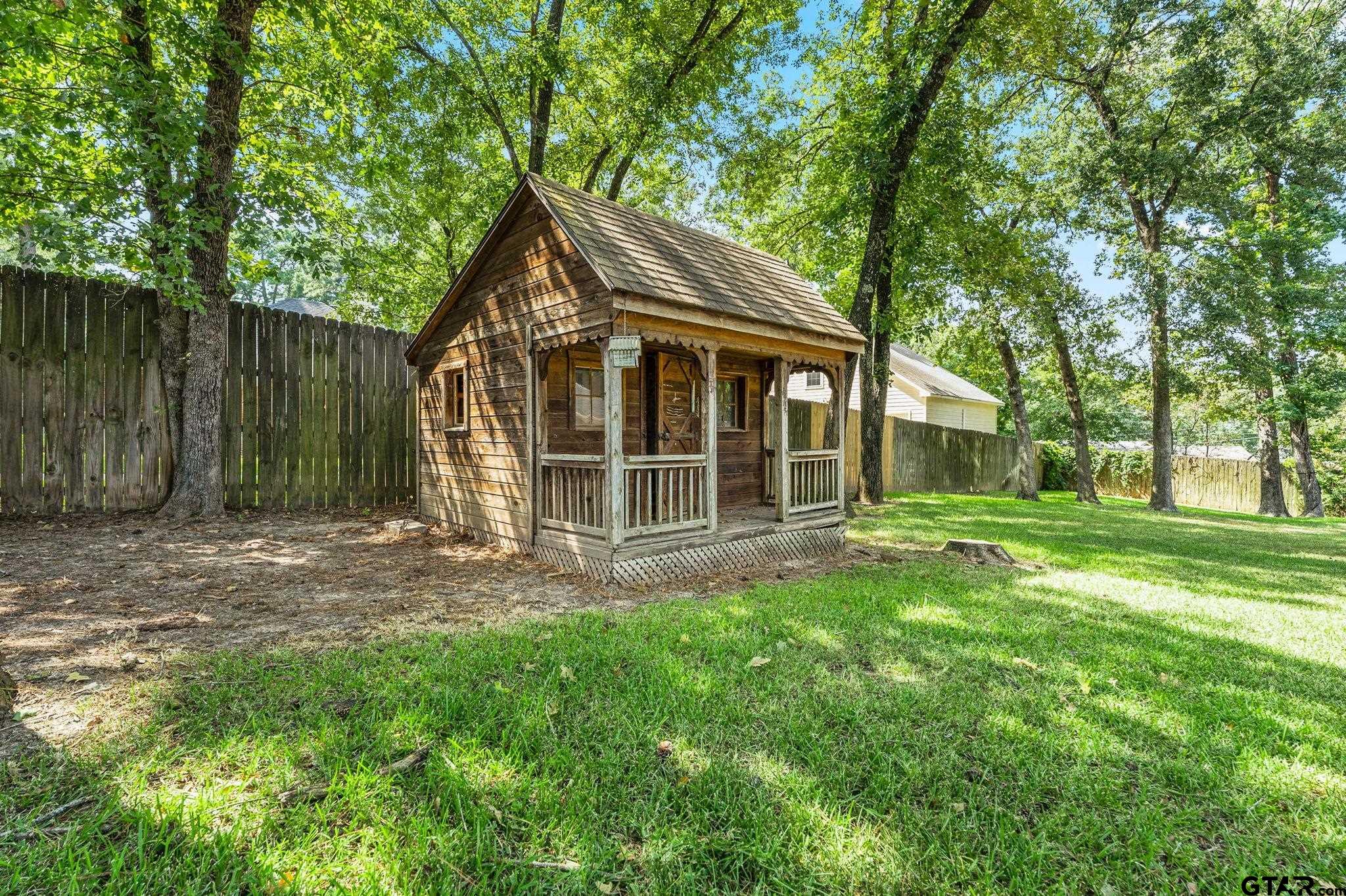 9136 Chisholm TRL