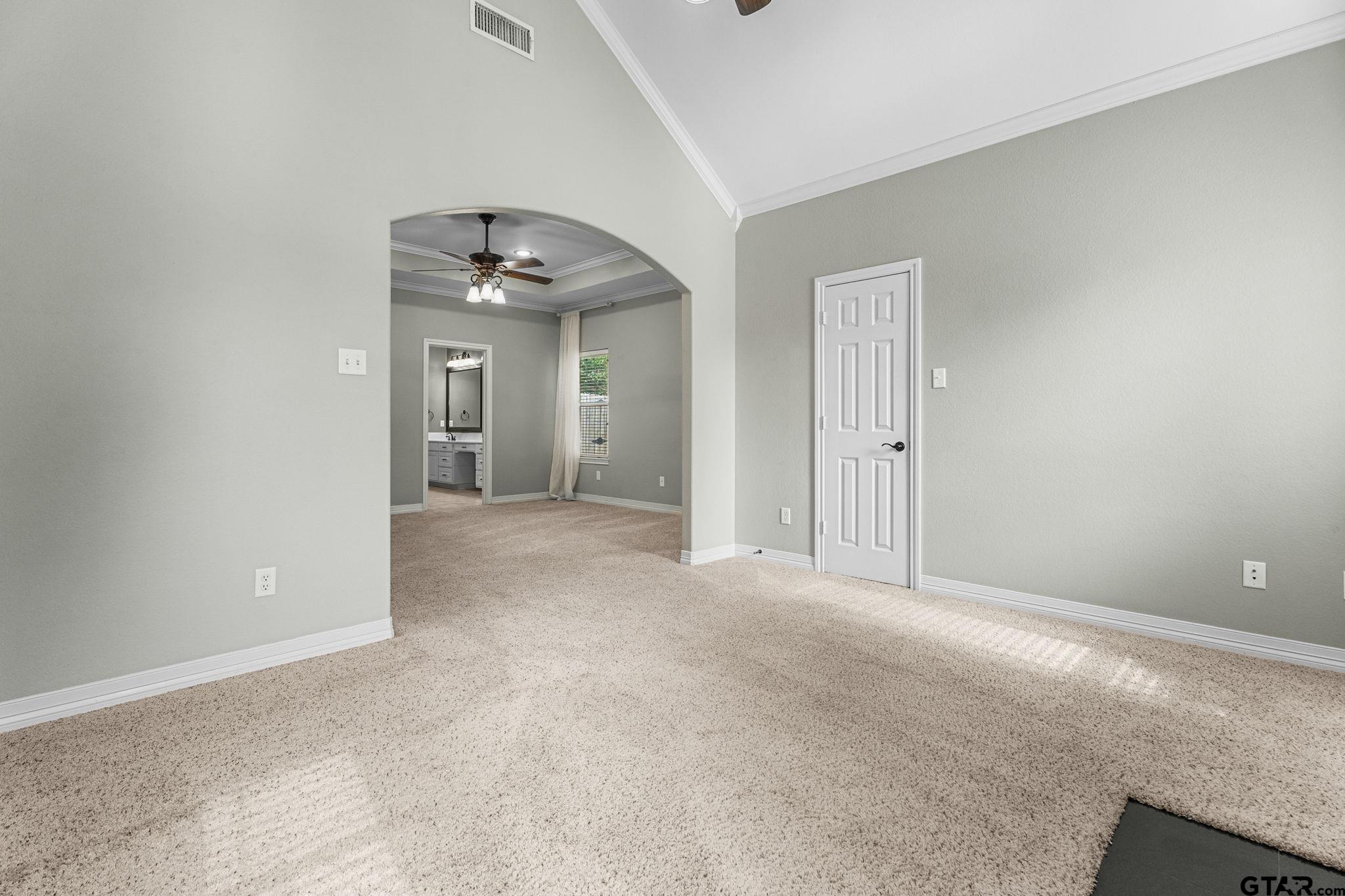 9136 Chisholm TRL