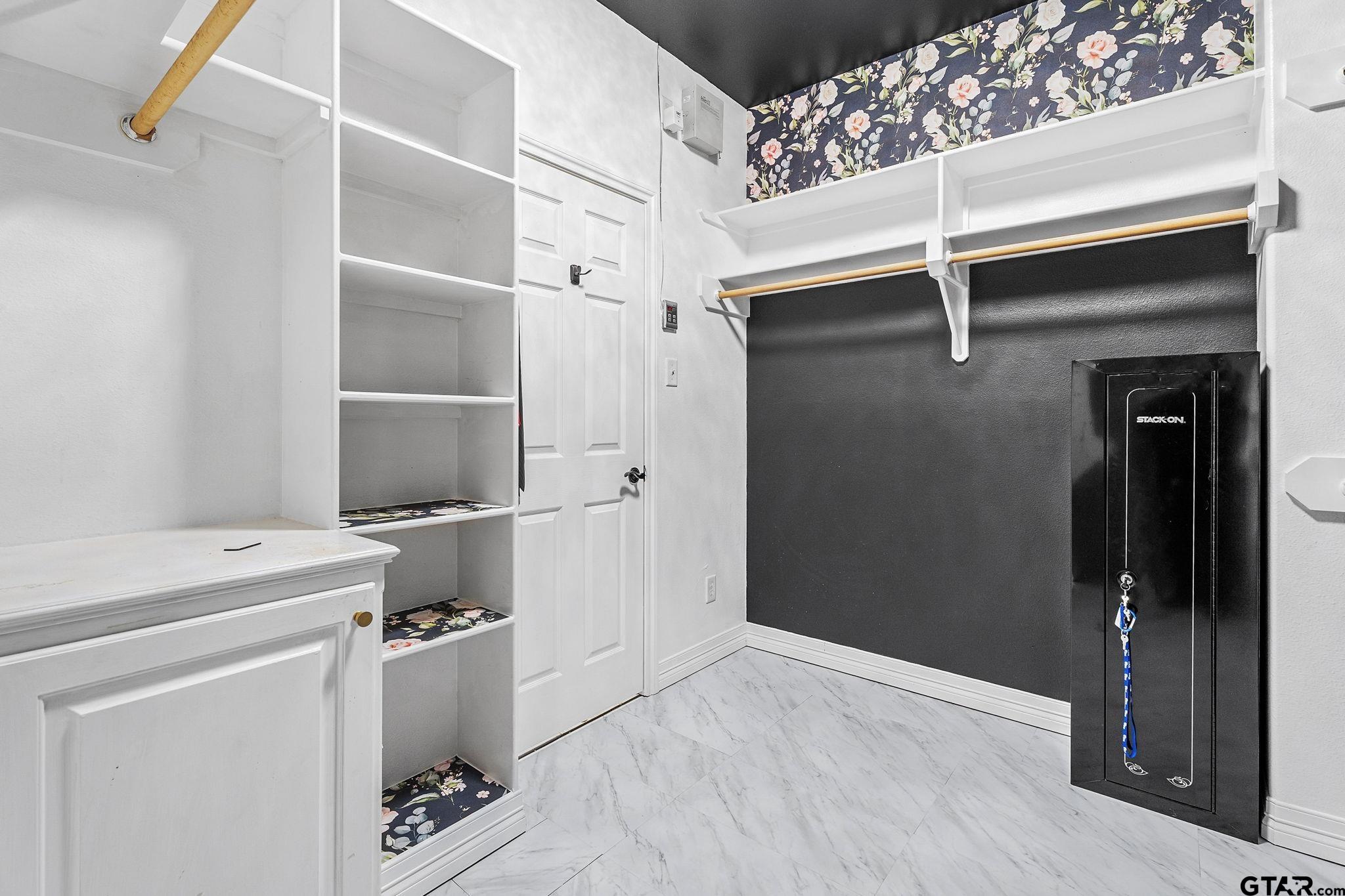 9136 Chisholm TRL