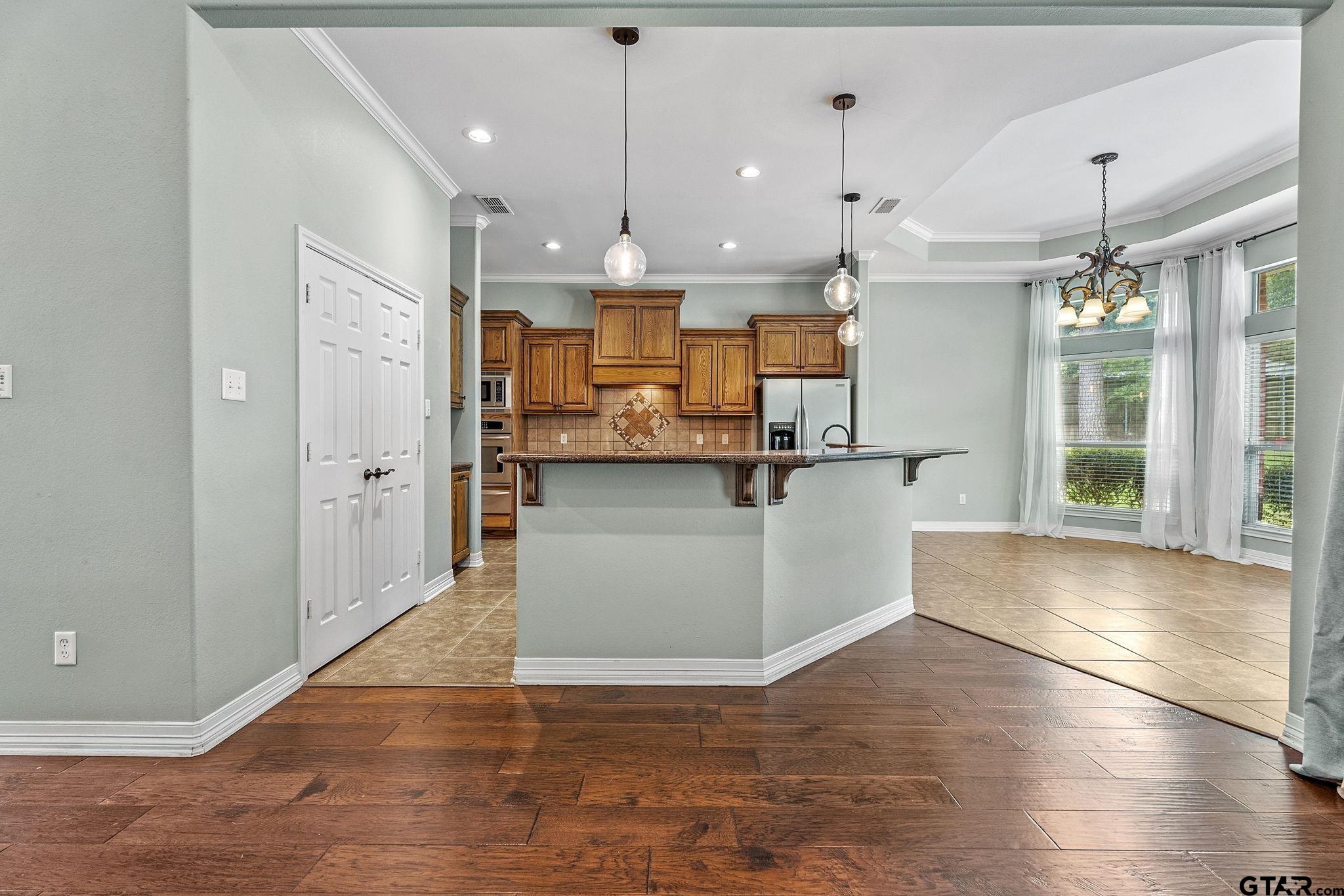 9136 Chisholm TRL
