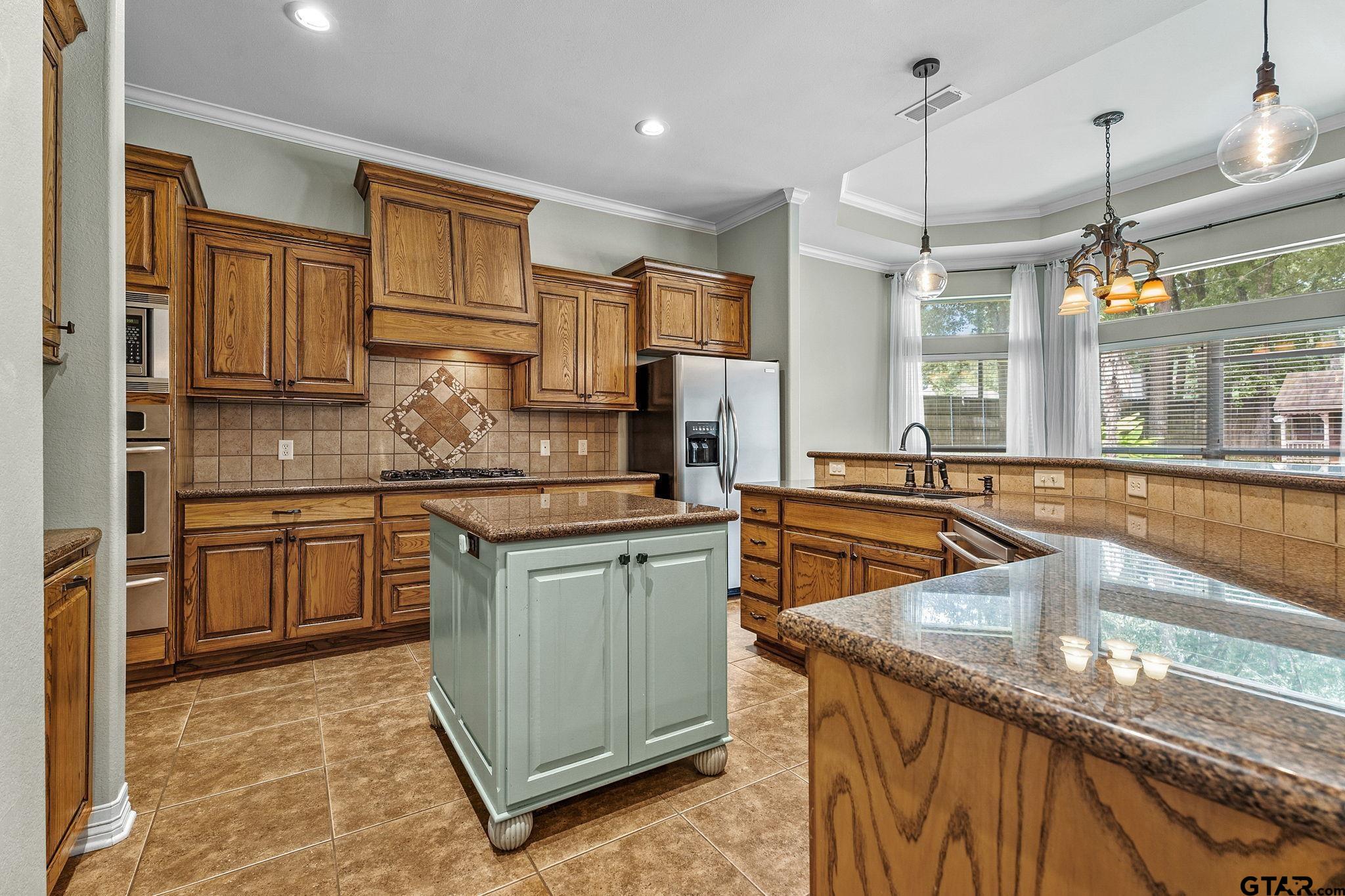 9136 Chisholm TRL