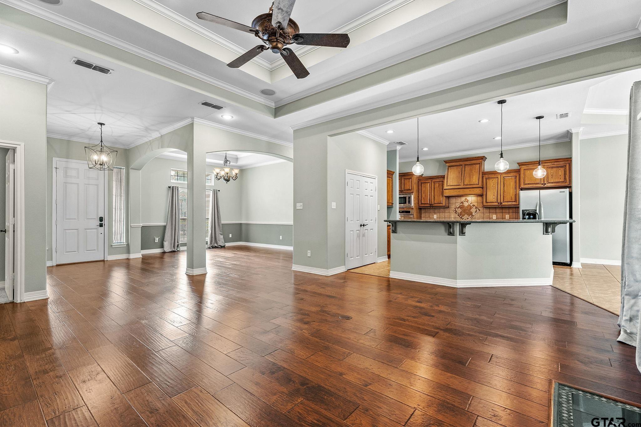 9136 Chisholm TRL