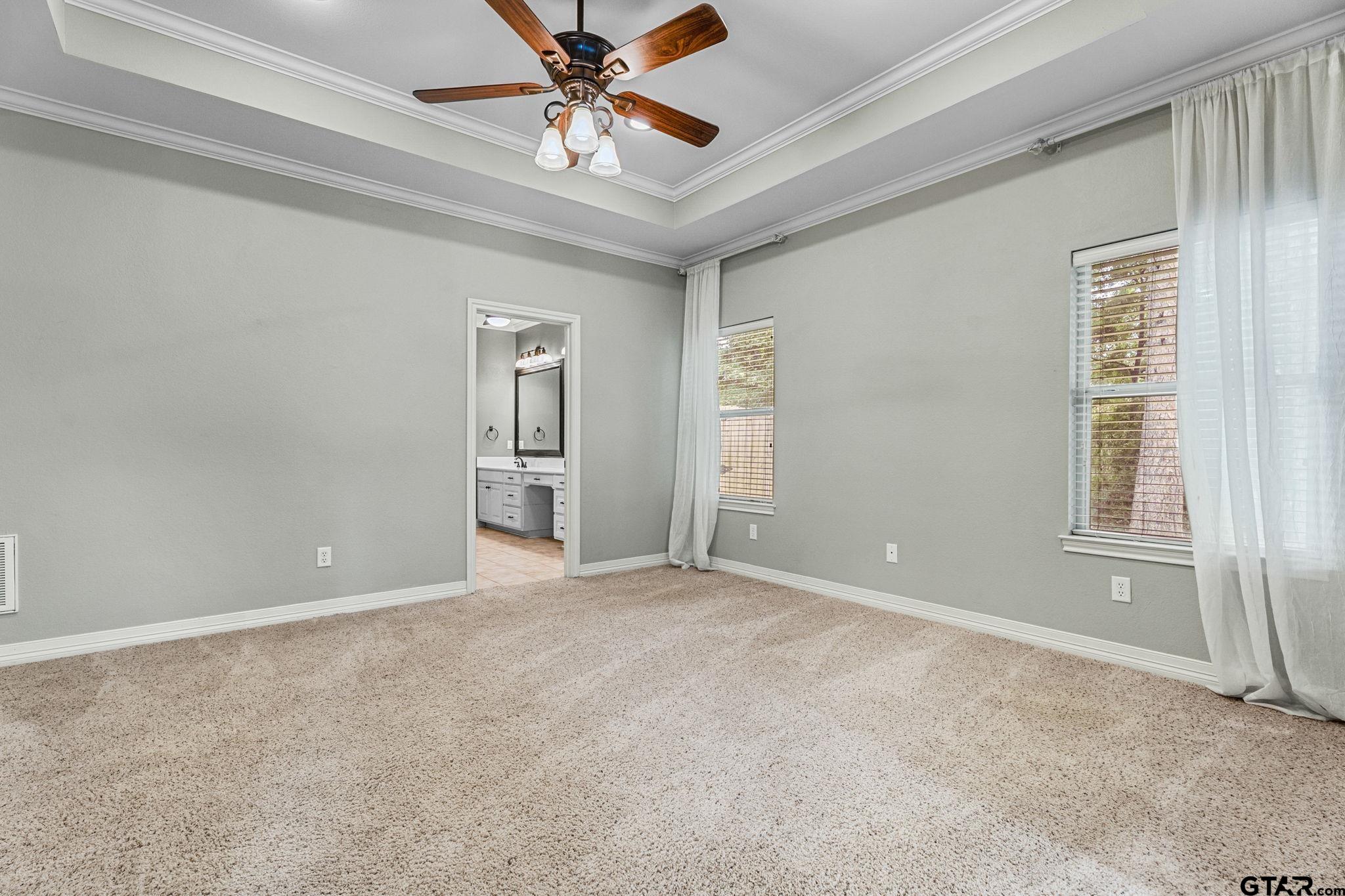 9136 Chisholm TRL