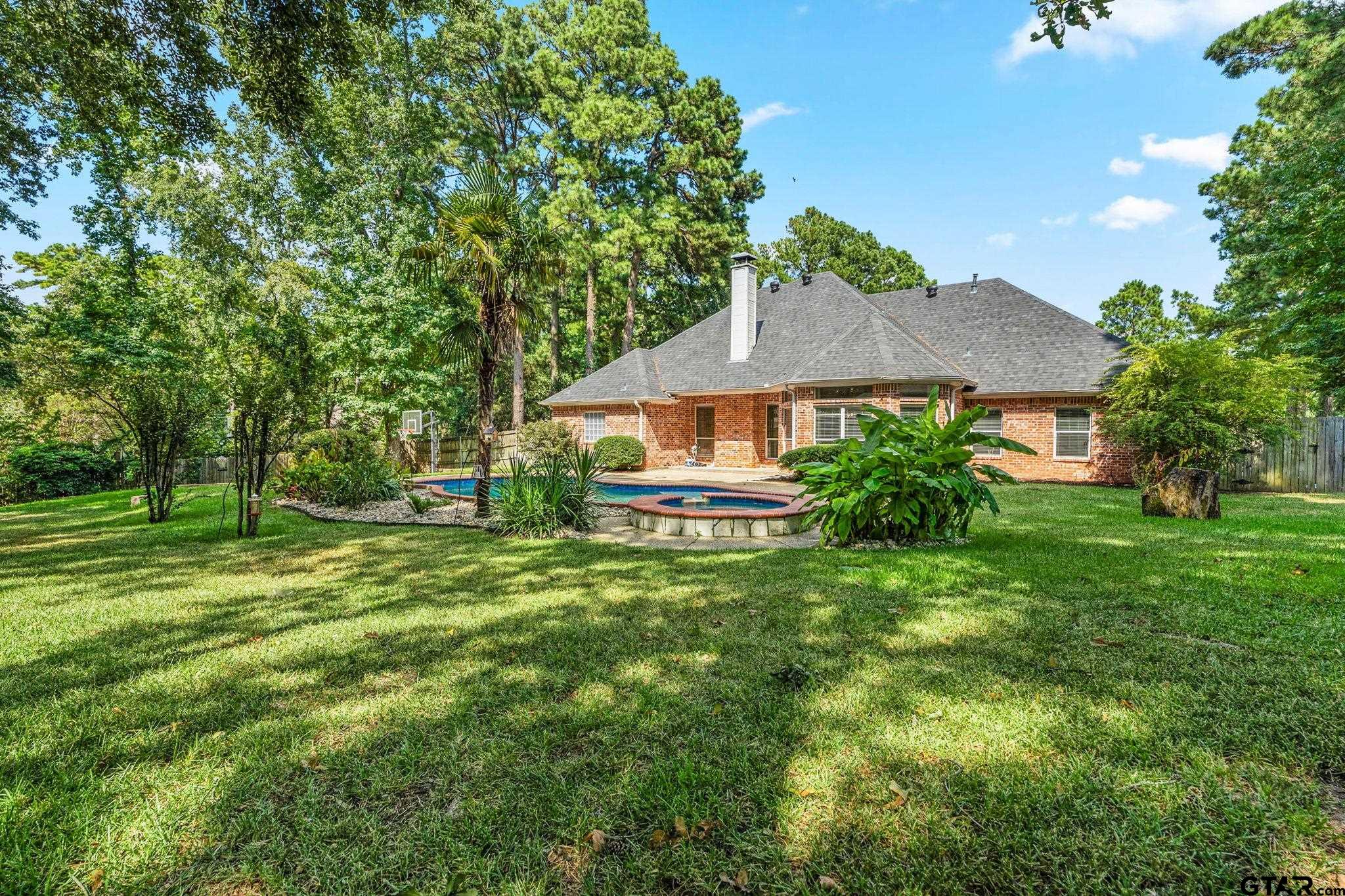 9136 Chisholm TRL
