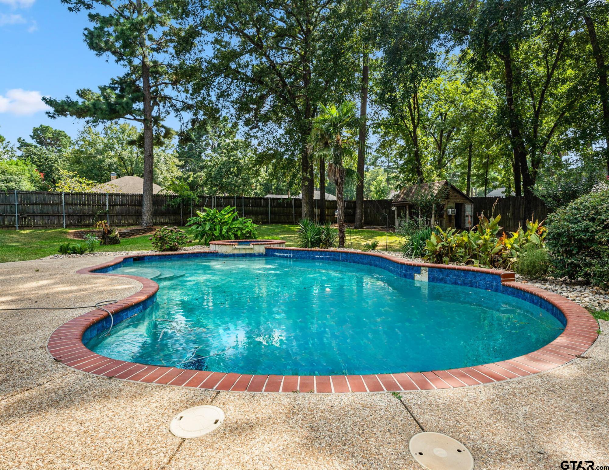 9136 Chisholm TRL