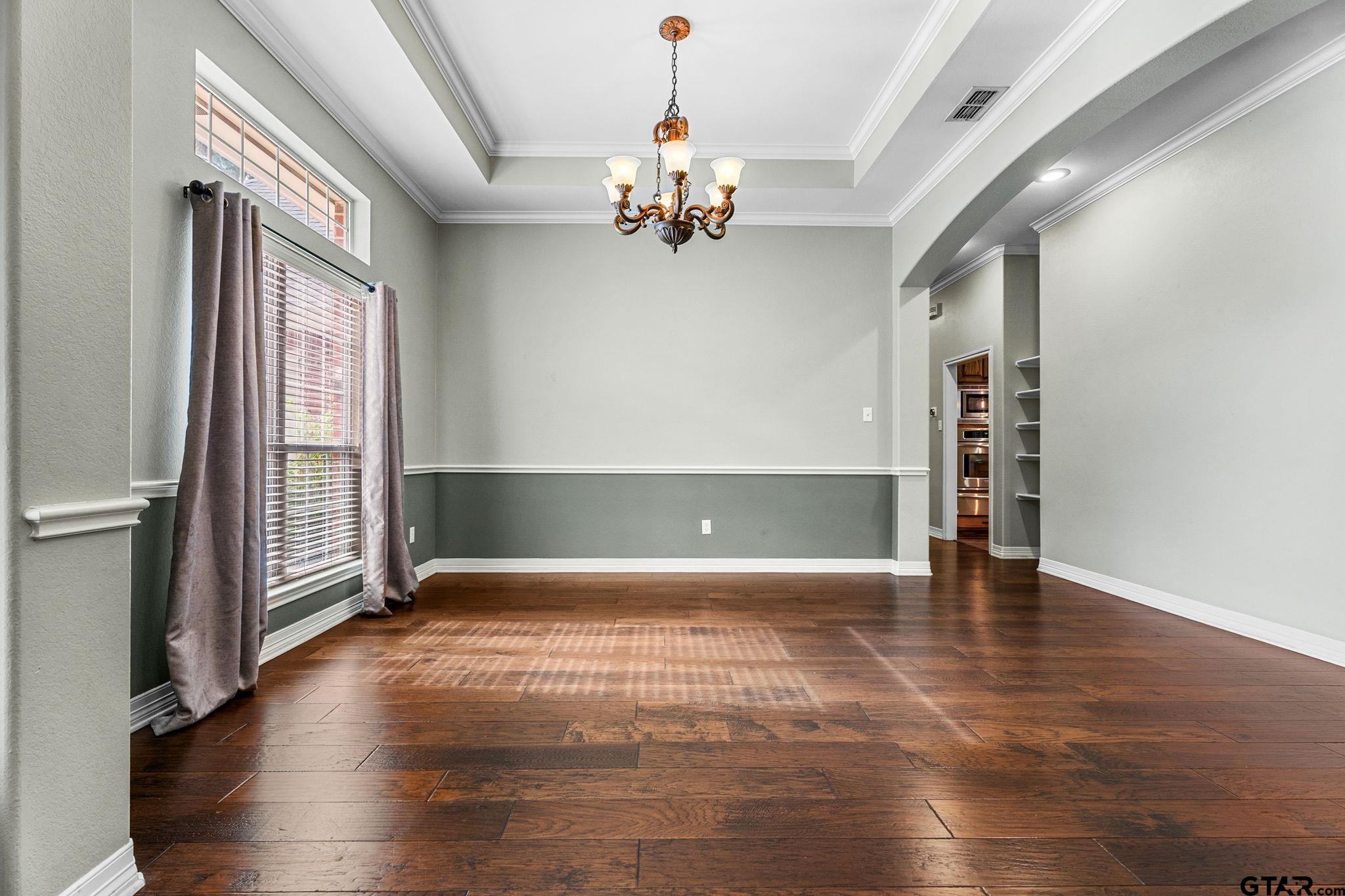 9136 Chisholm TRL