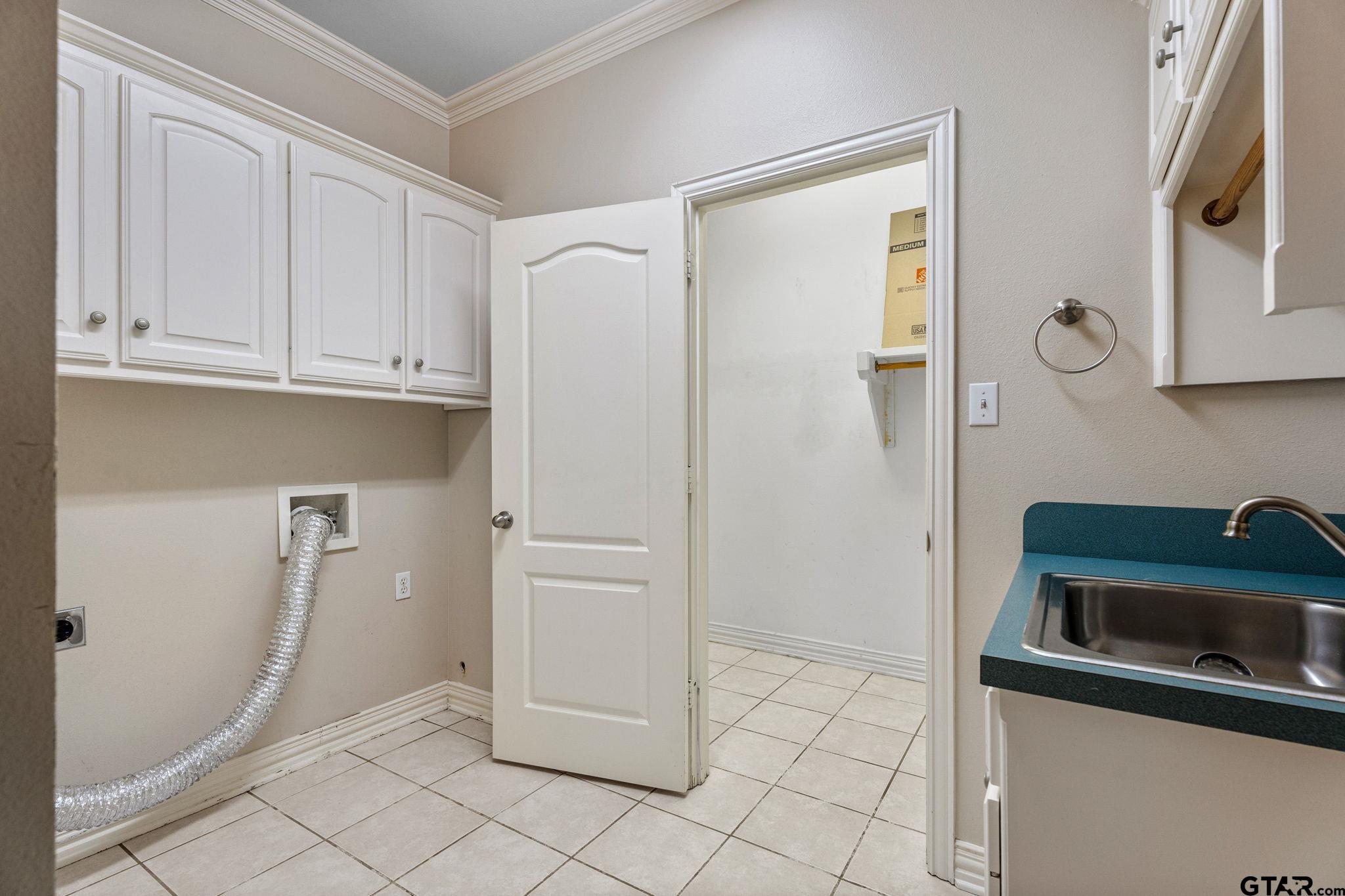 3618 Flagstone Dr.