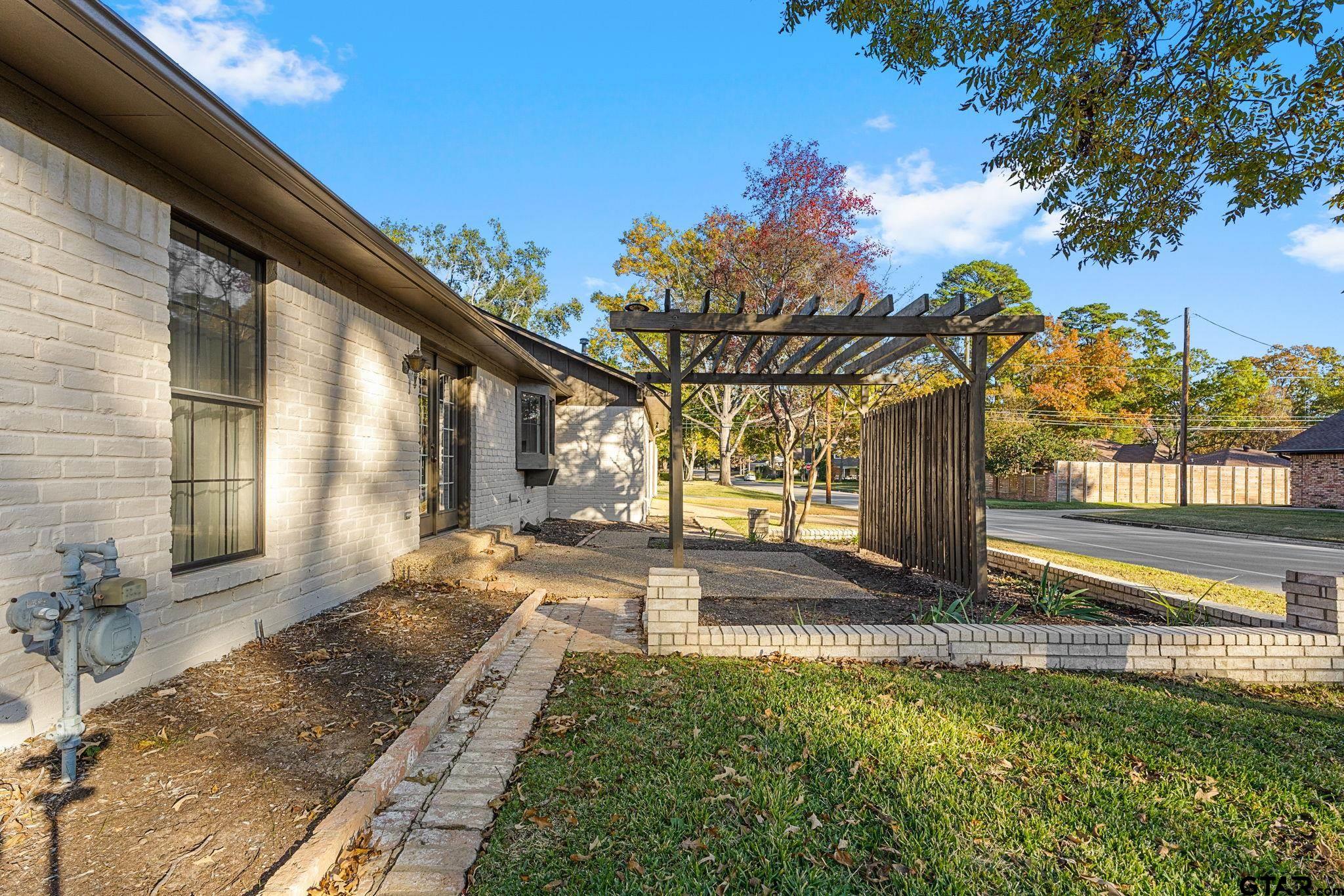 3918 Post Oak Rd.