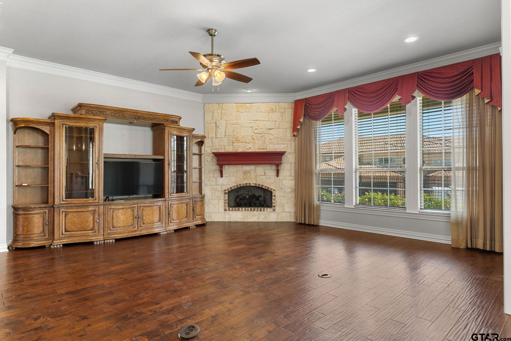 745 Esperanza PL