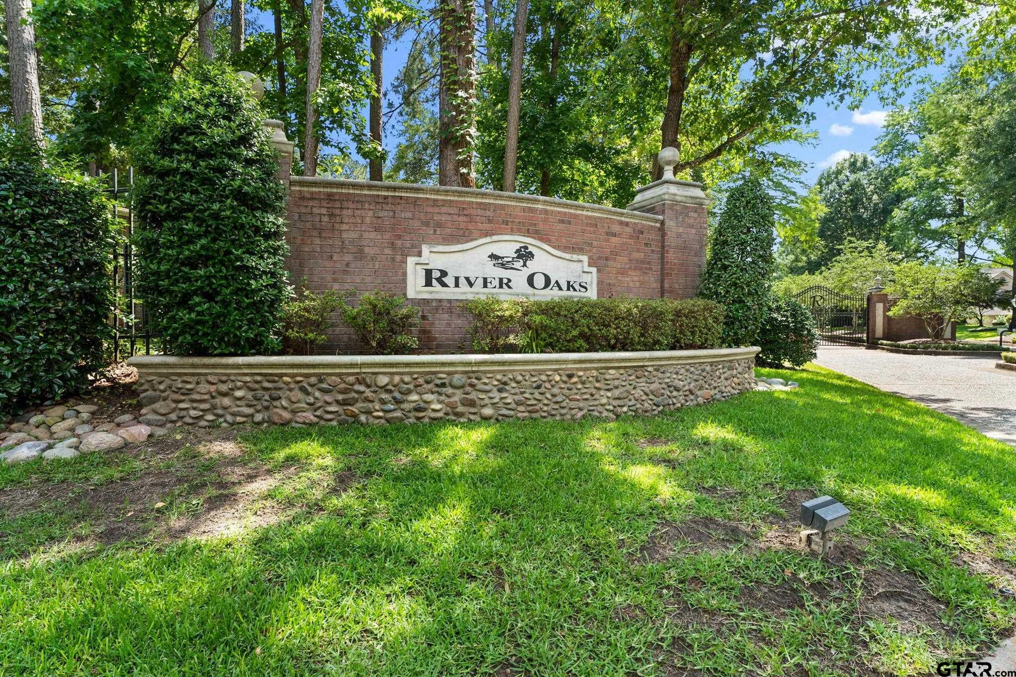 3631 River Oaks Court