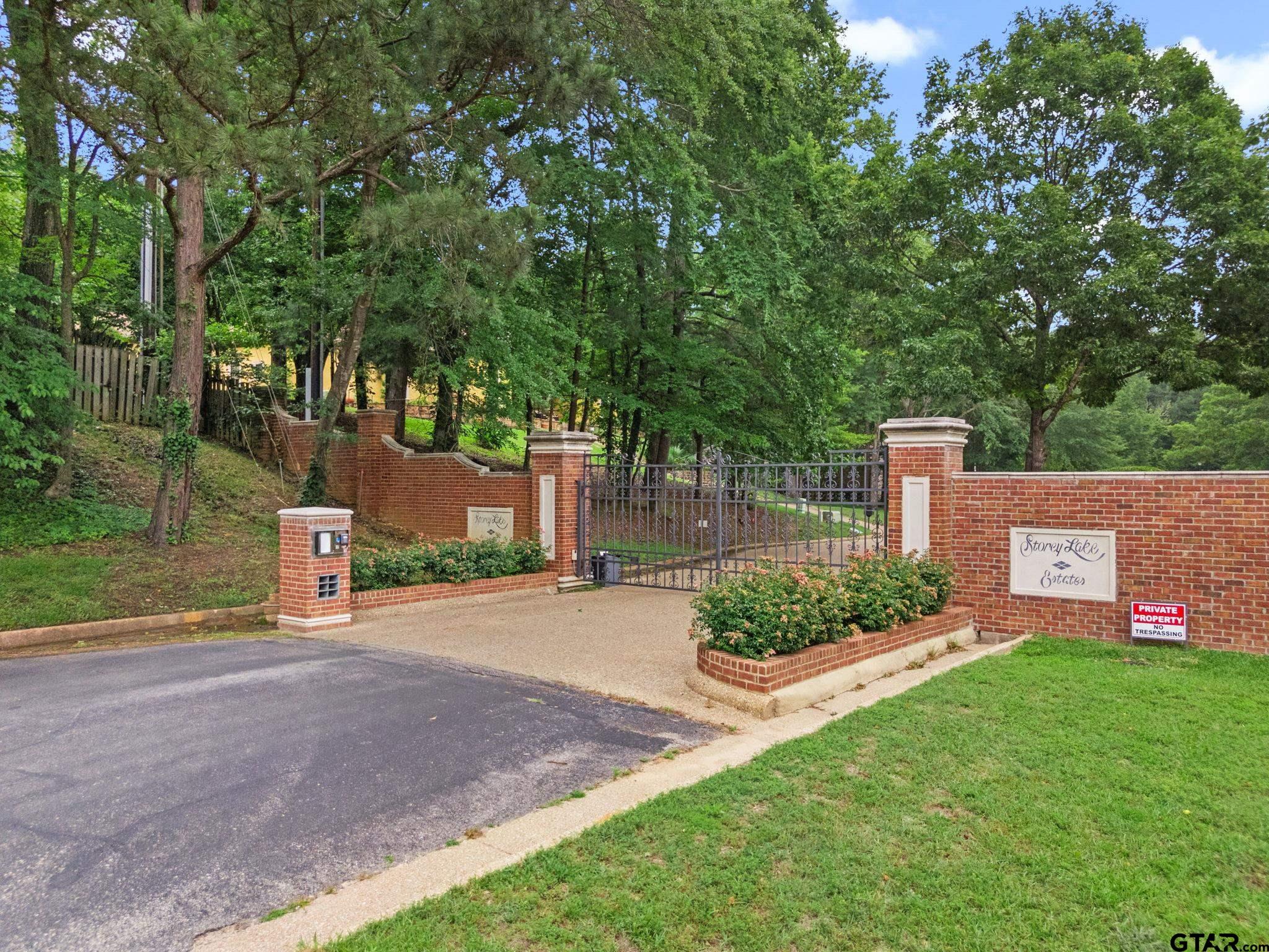3505 Lakemont Dr
