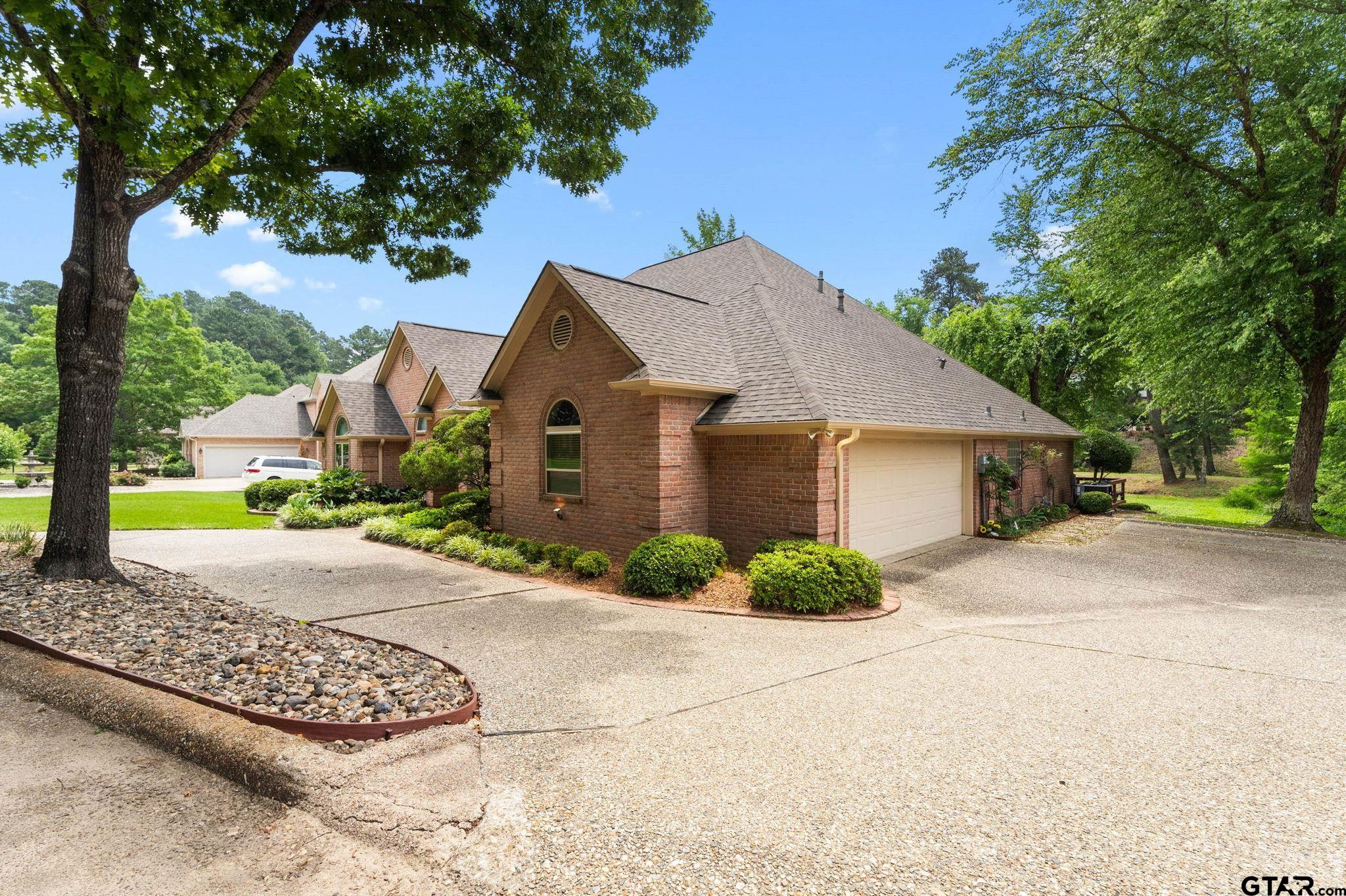 3505 Lakemont Dr