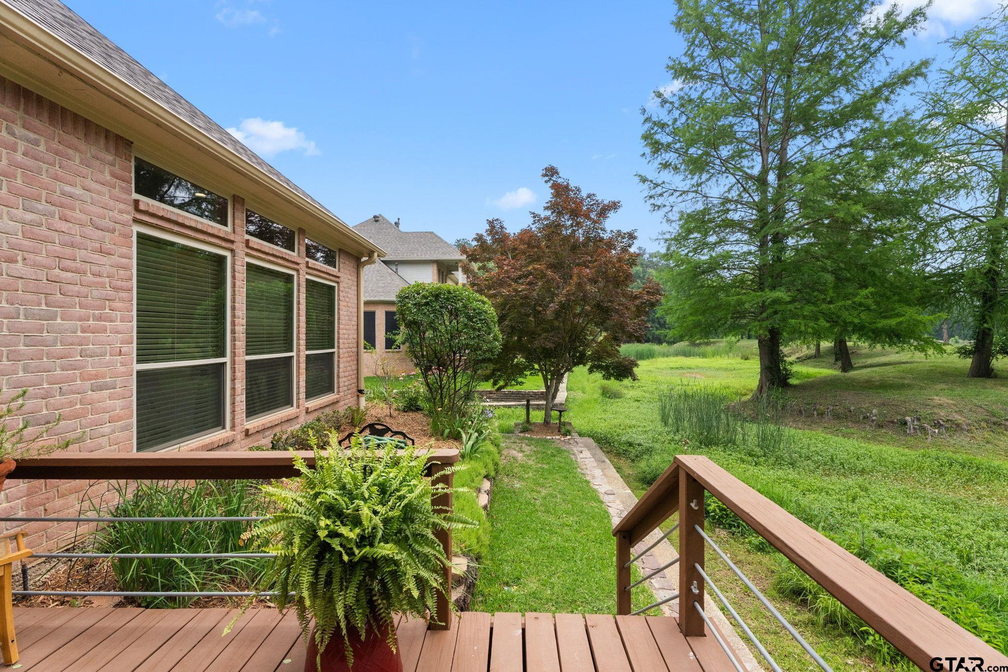 3505 Lakemont Dr