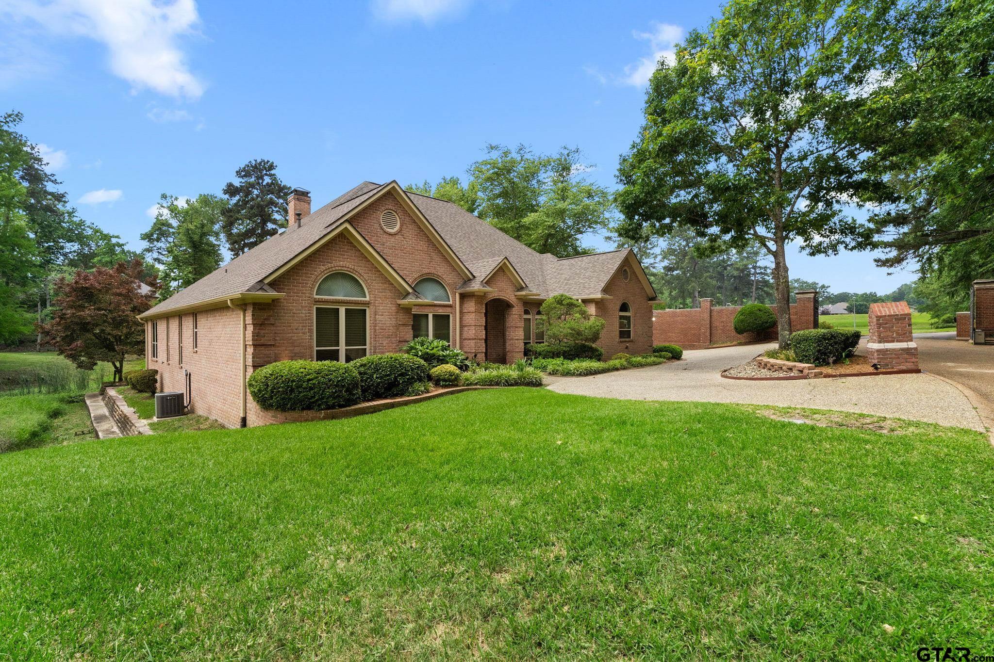 3505 Lakemont Dr
