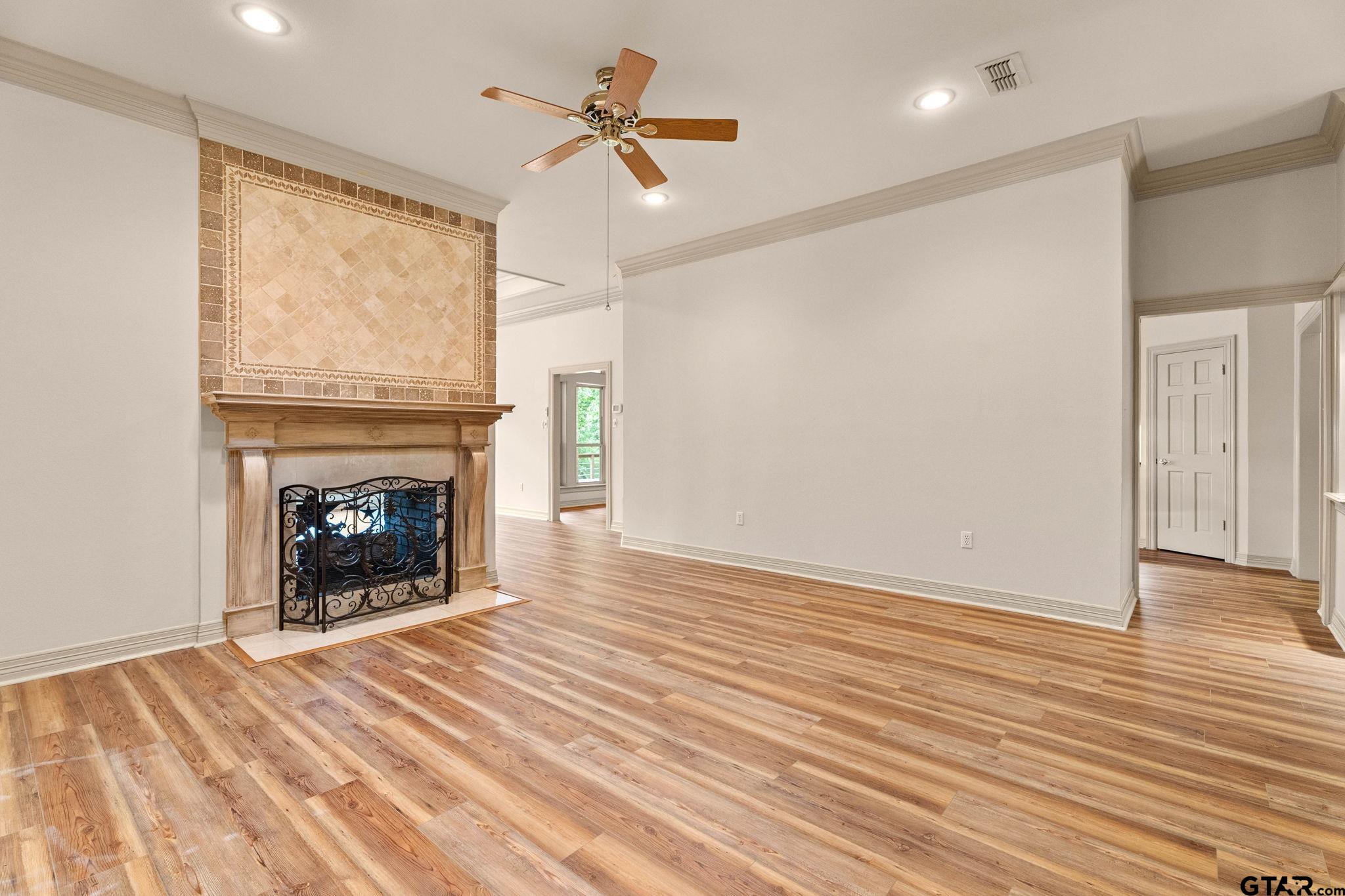 3505 Lakemont Dr