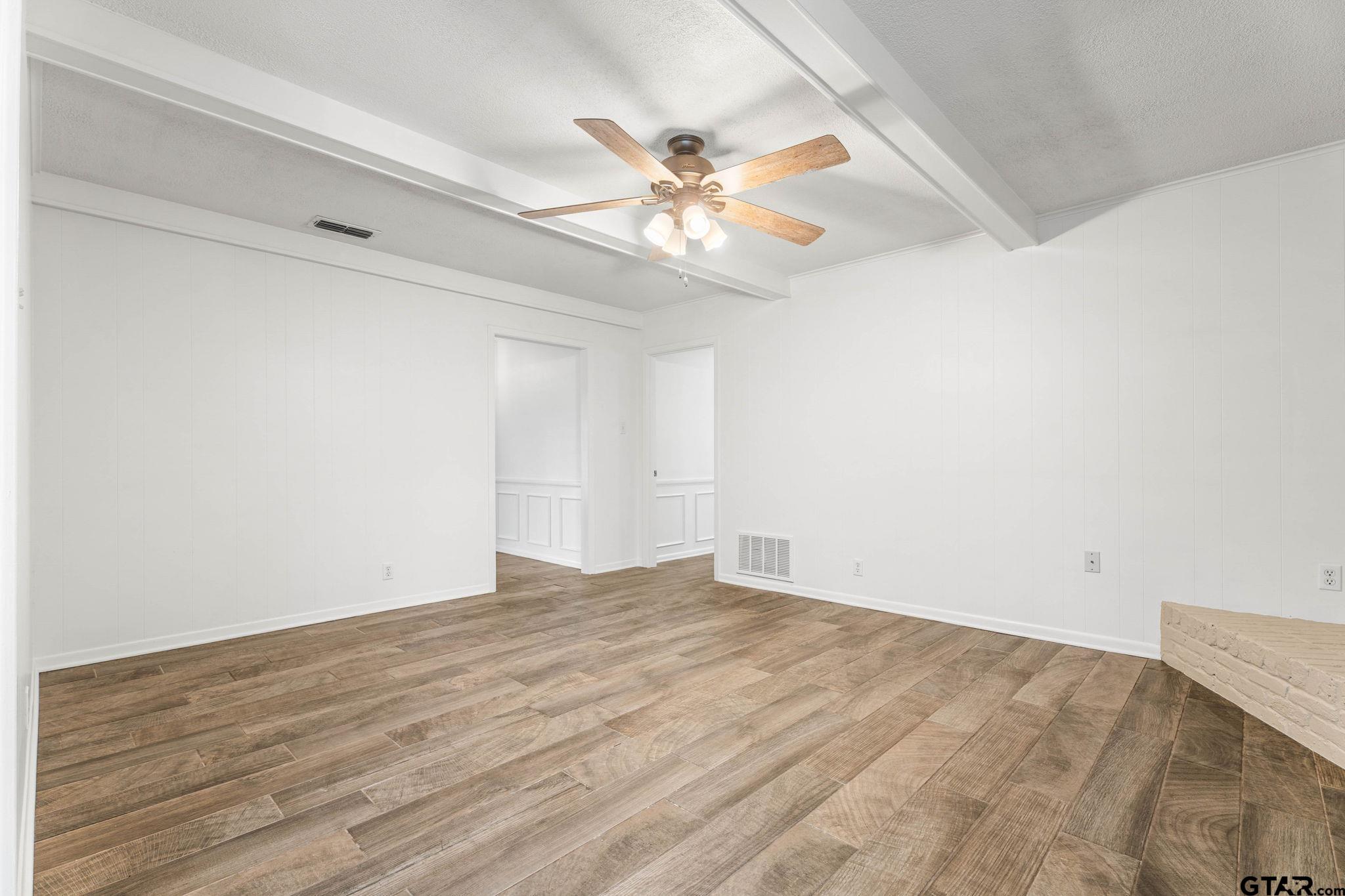 2101 Bernice Ave
