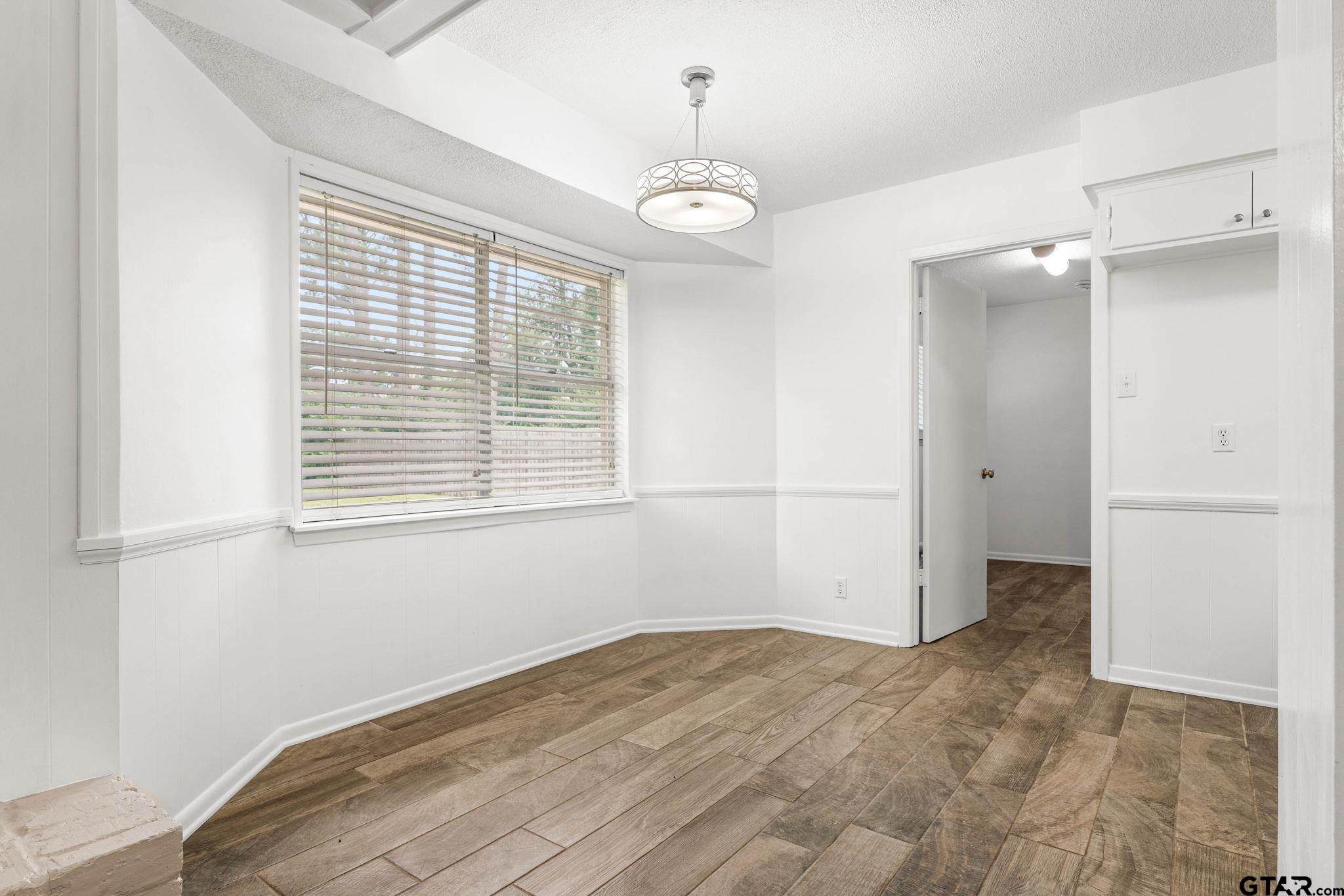 2101 Bernice Ave