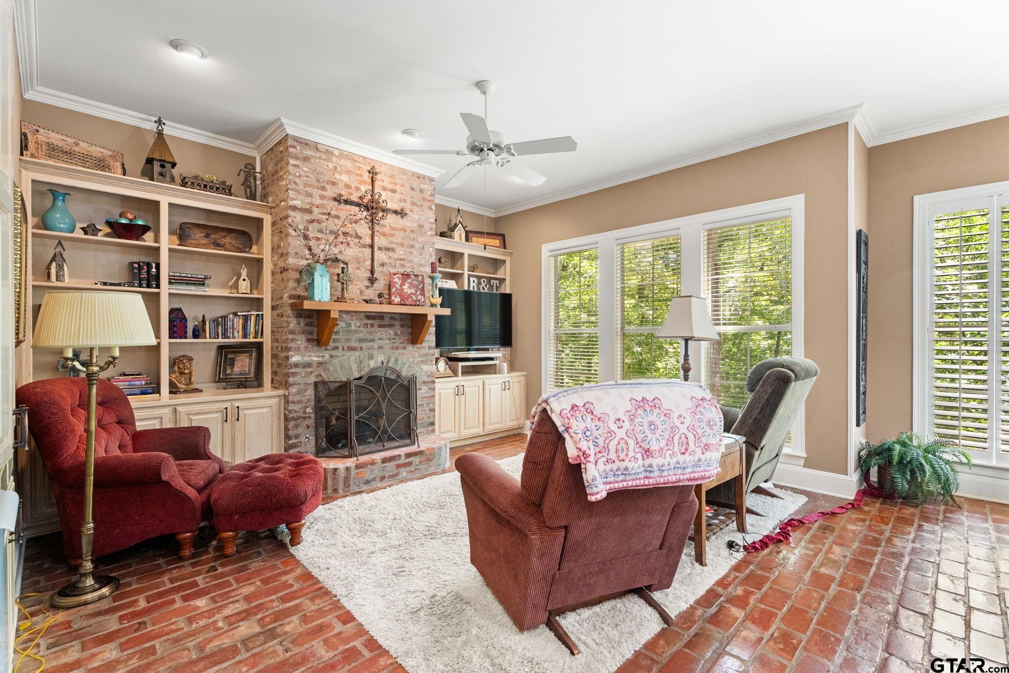 3634 Rock Creek Dr