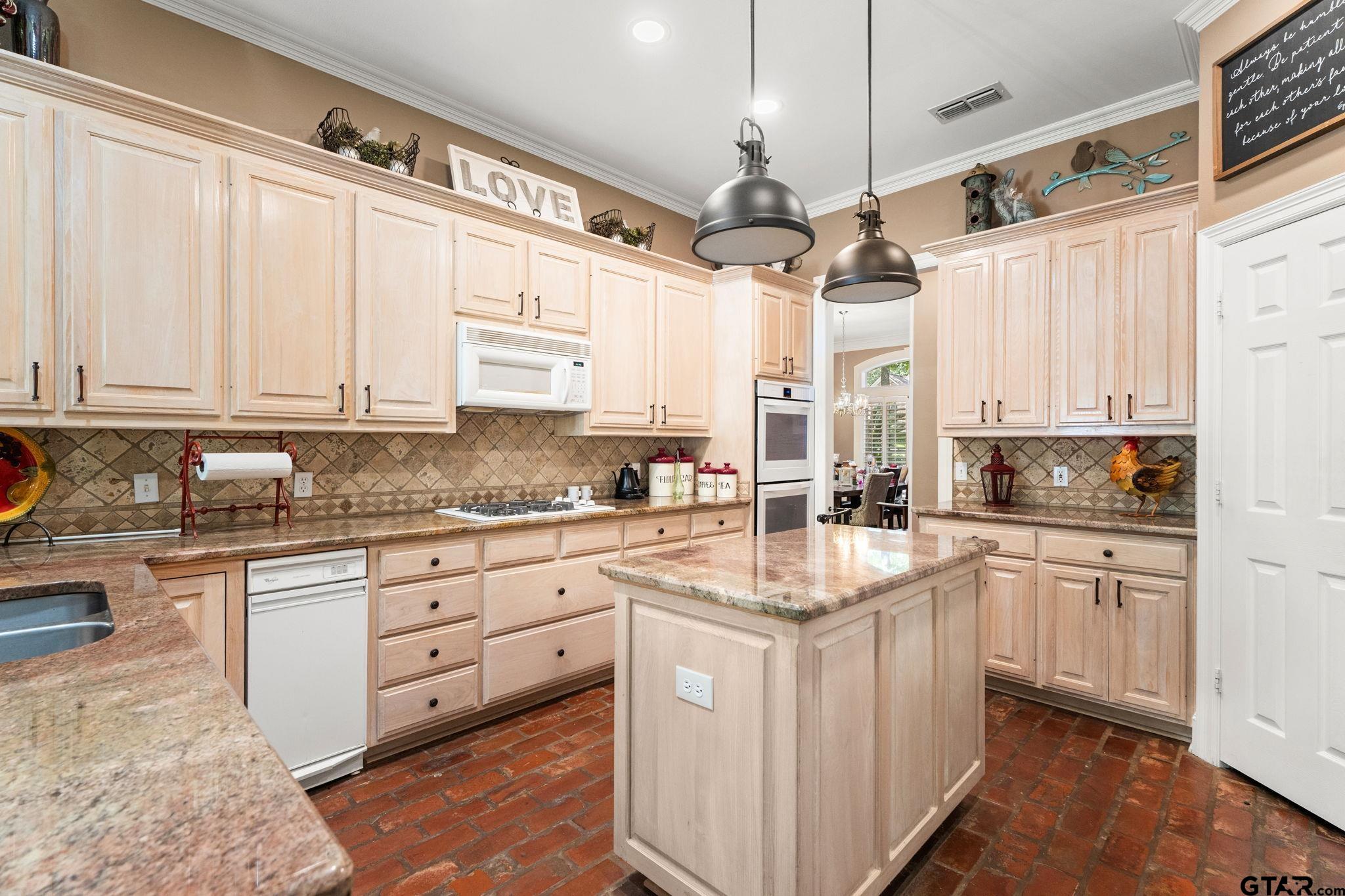 3634 Rock Creek Dr