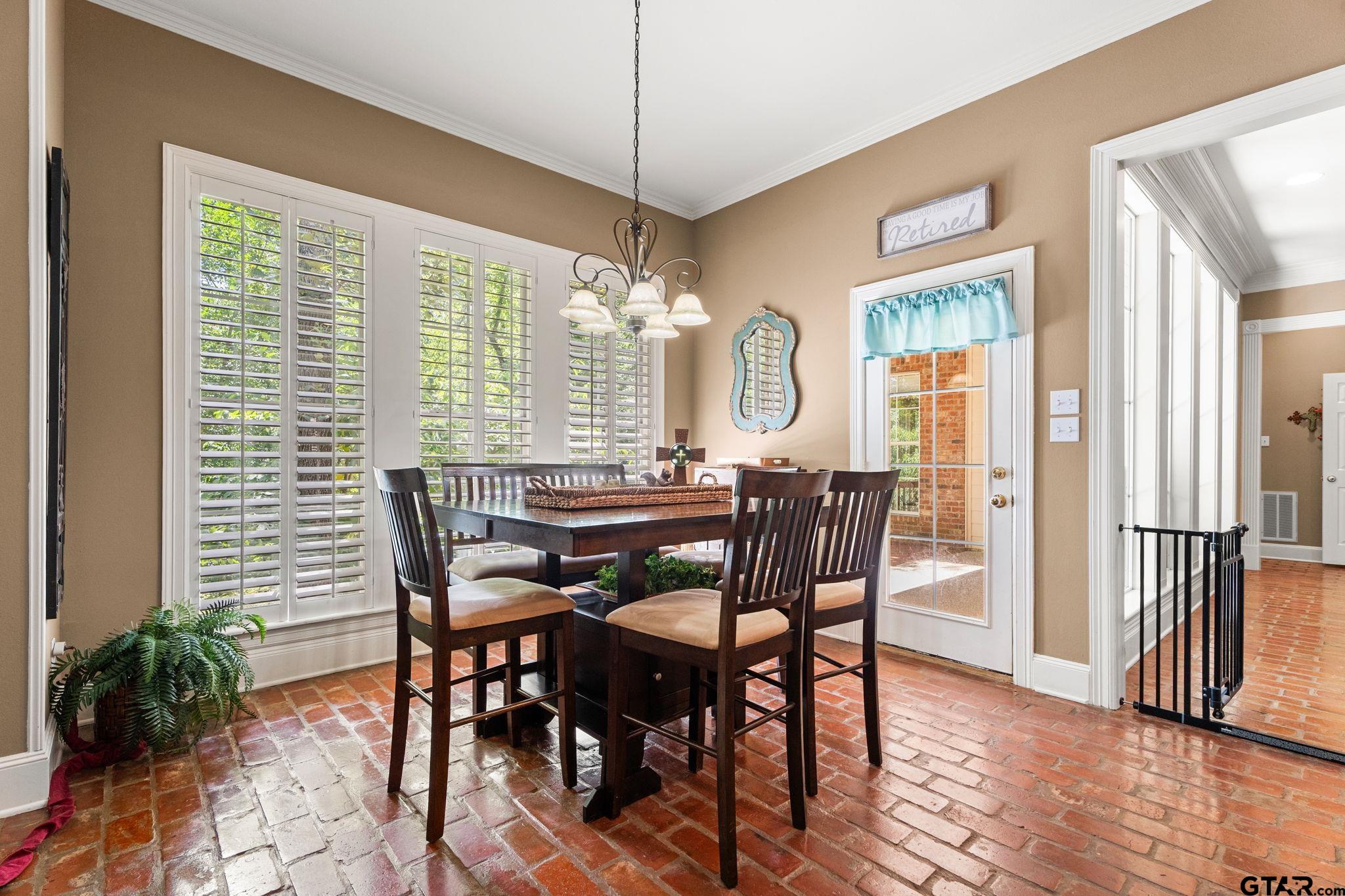 3634 Rock Creek Dr