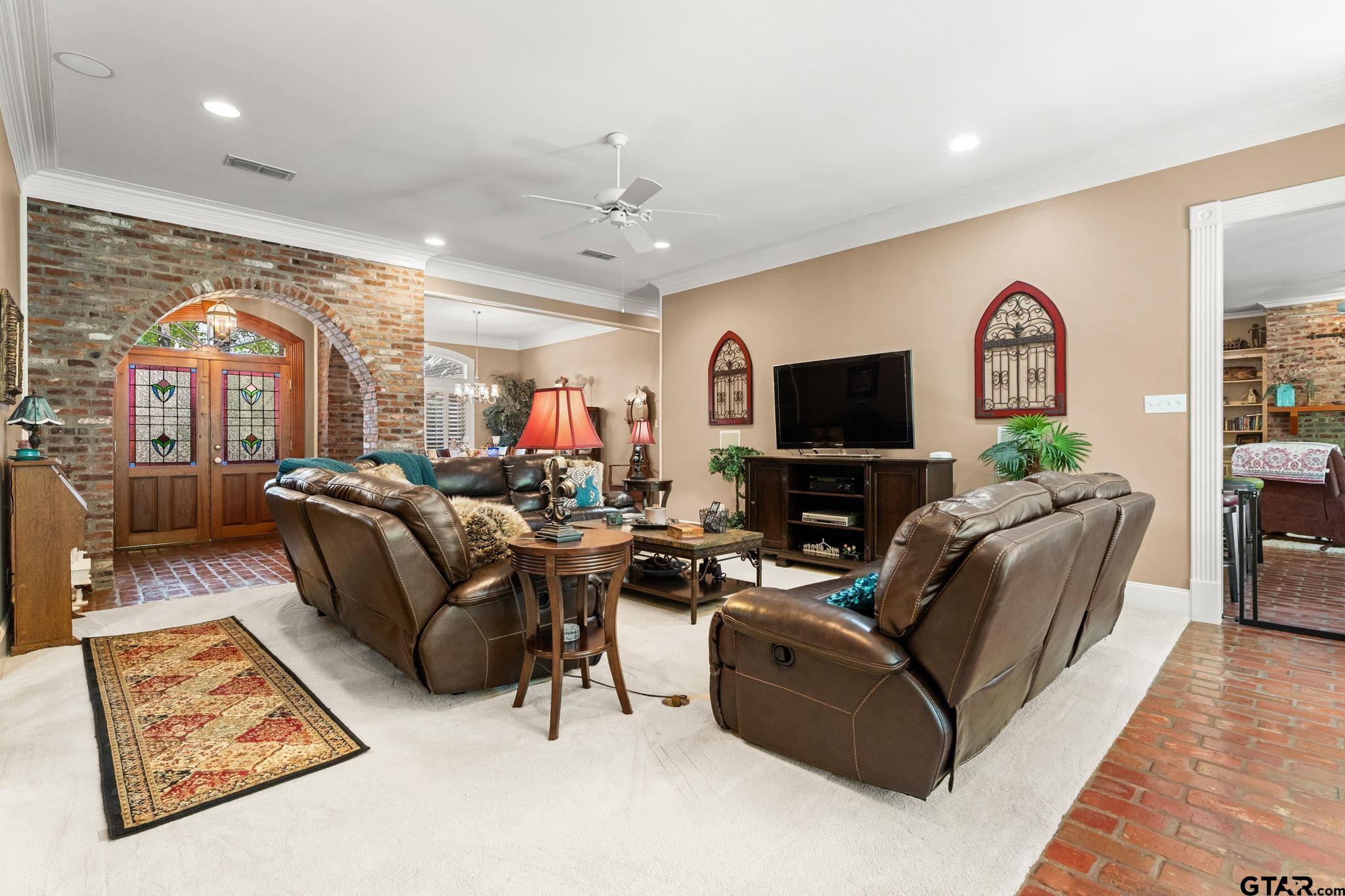 3634 Rock Creek Dr