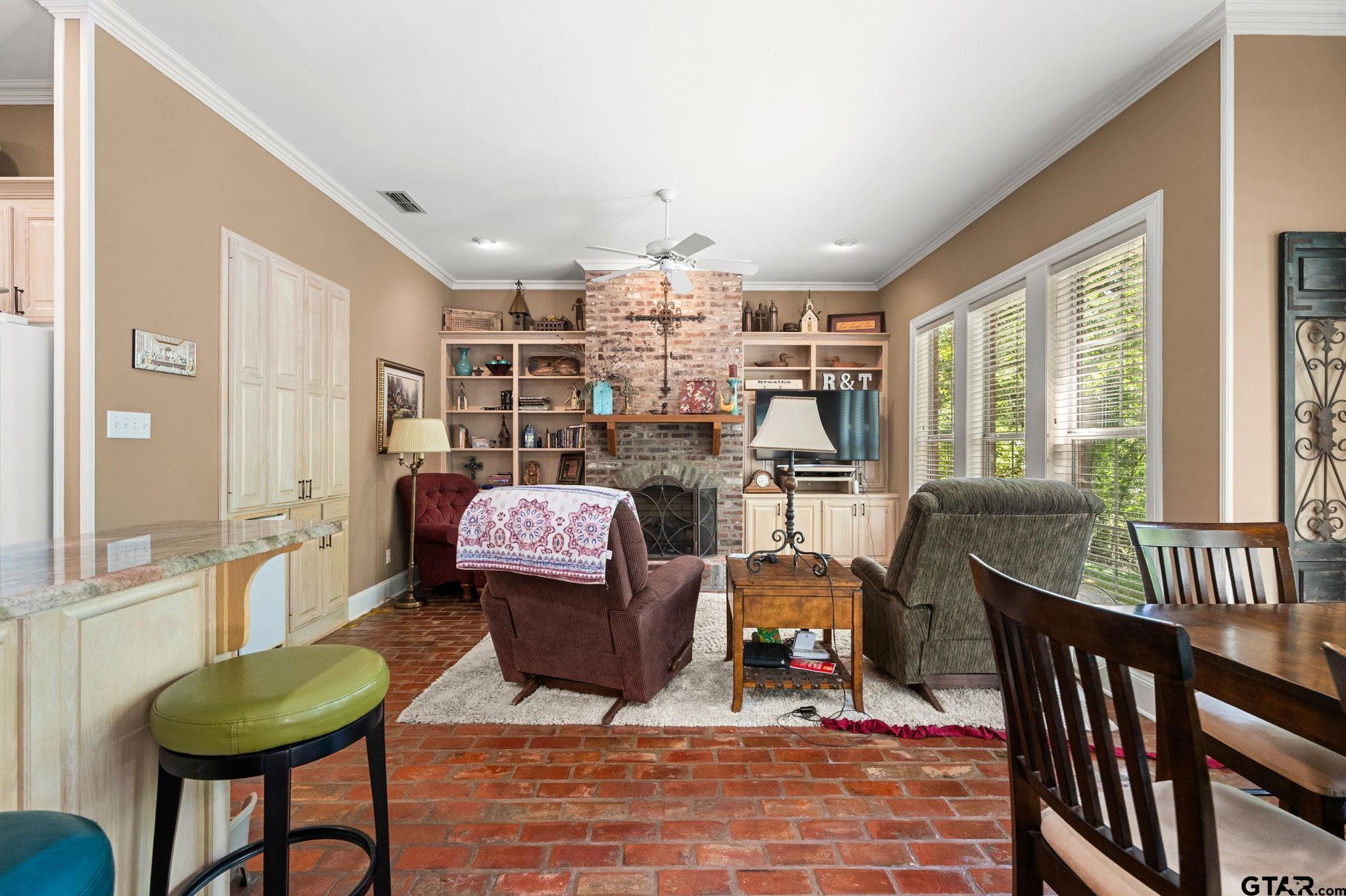 3634 Rock Creek Dr
