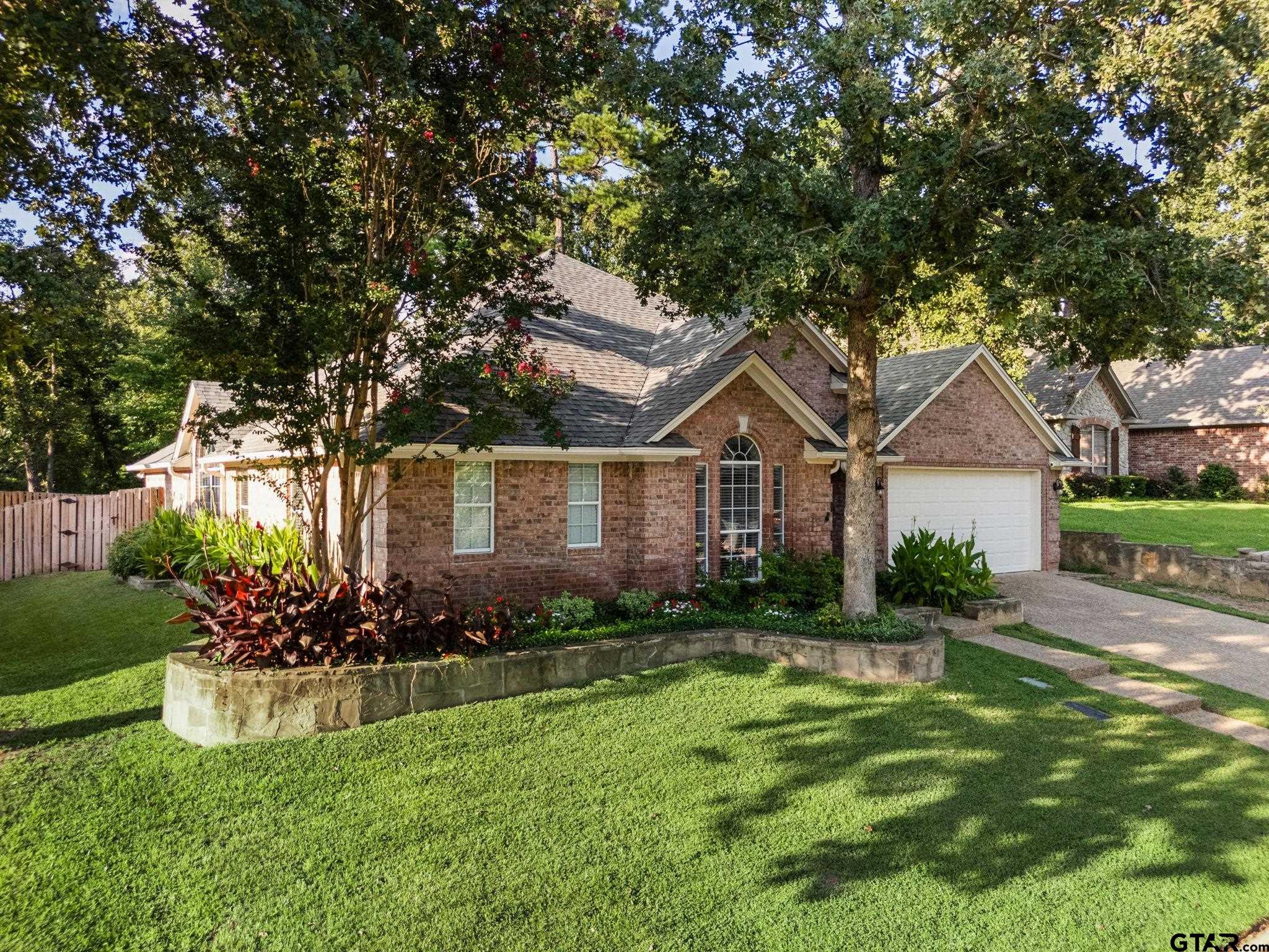 5527 Andover Dr