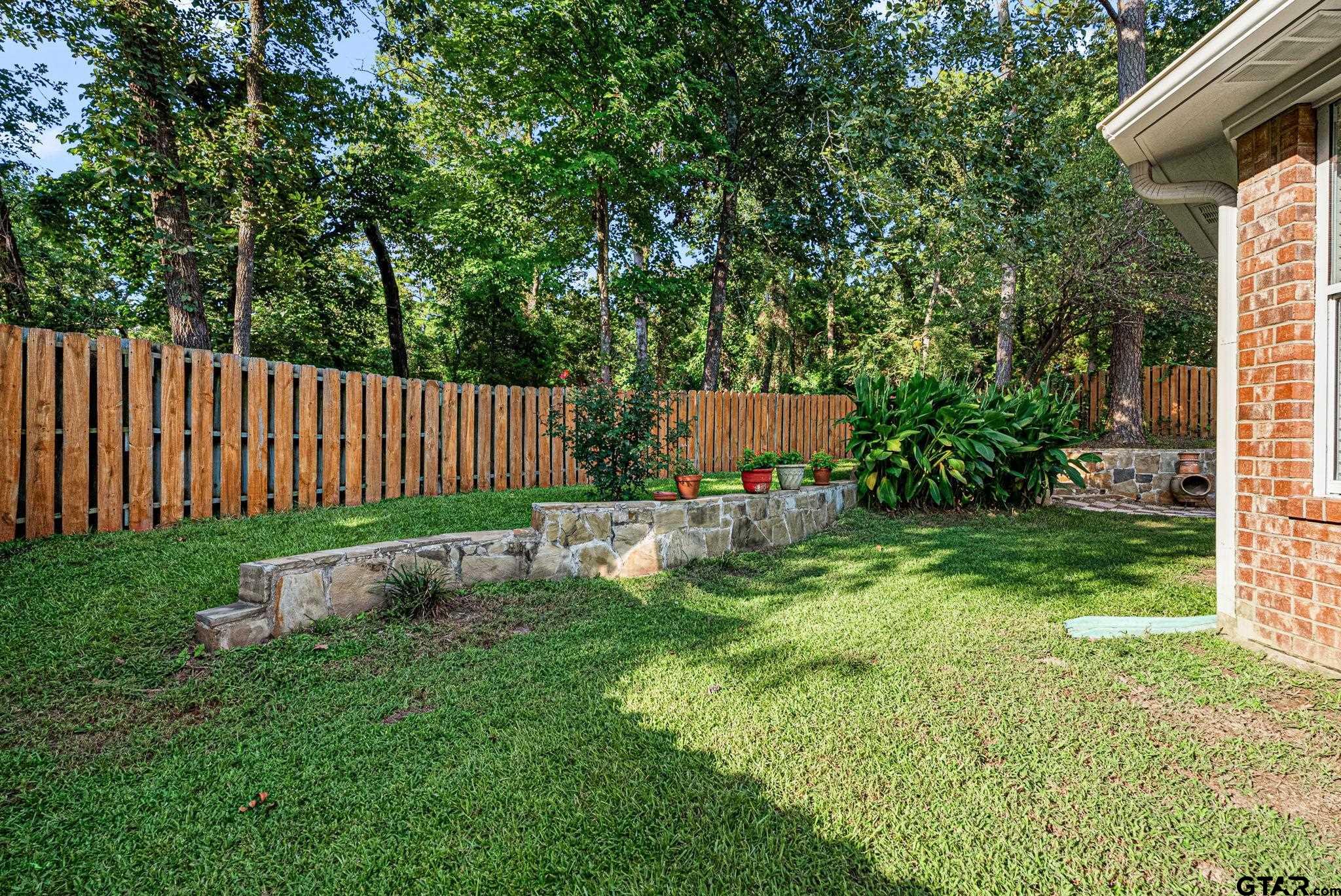 5527 Andover Dr
