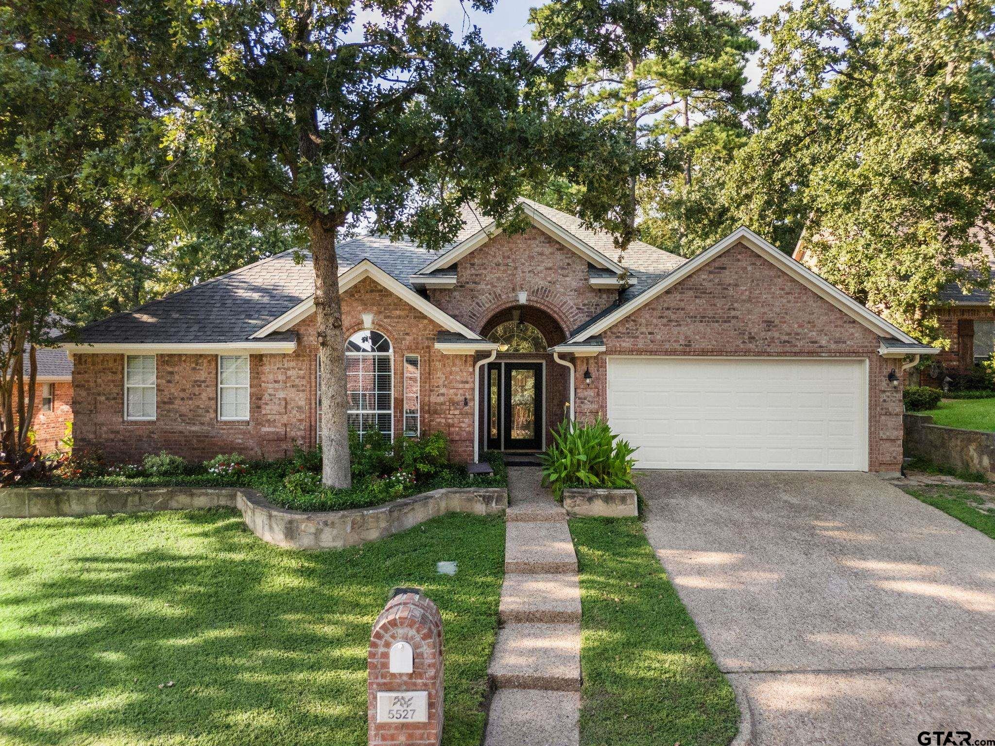 5527 Andover Dr