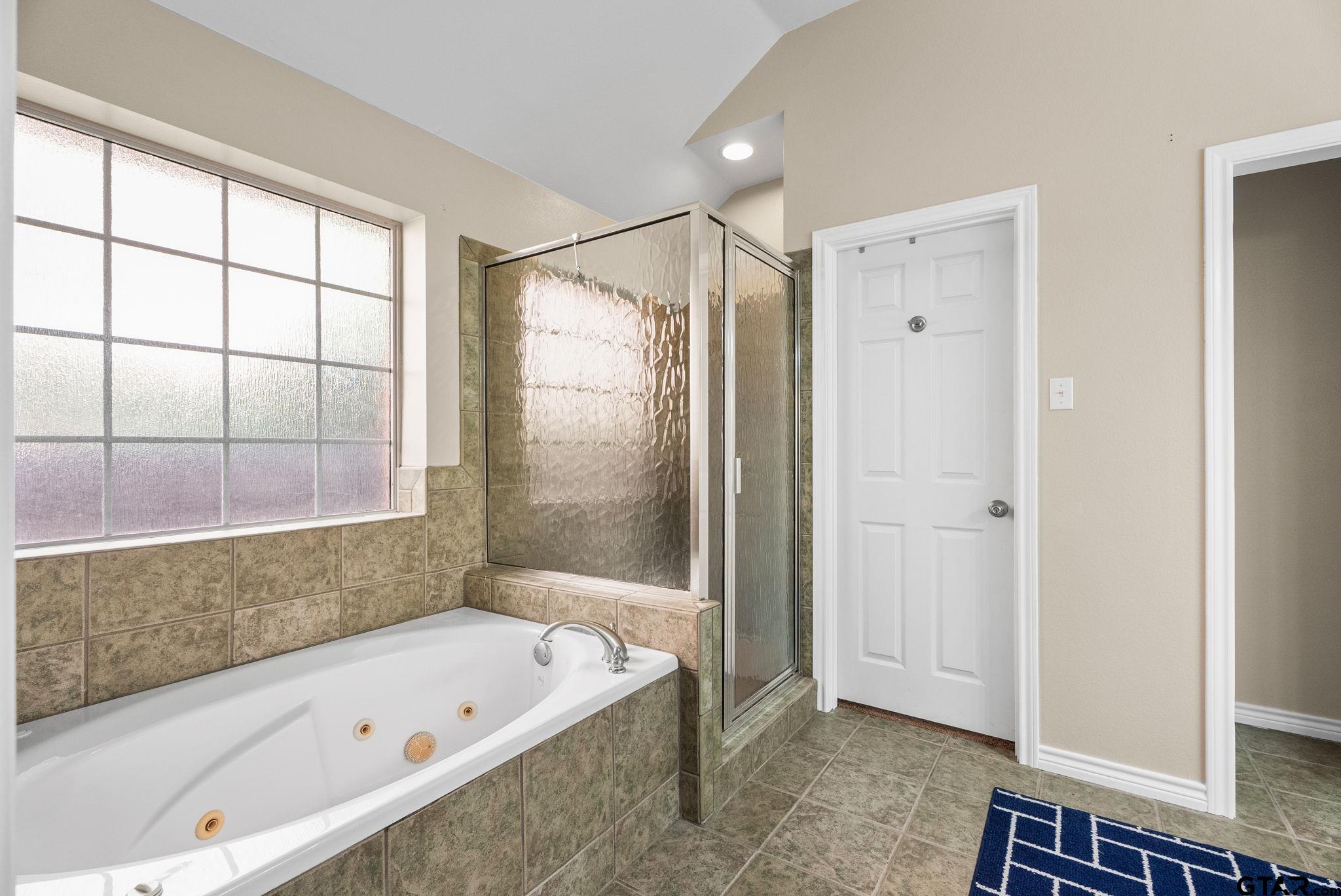 5527 Andover Dr
