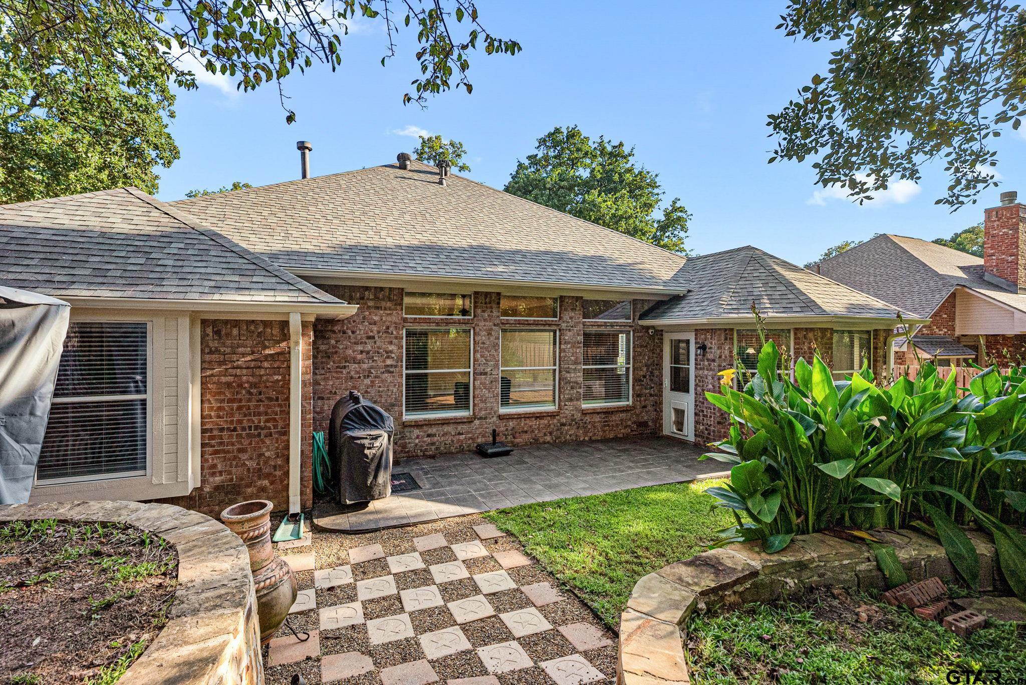 5527 Andover Dr