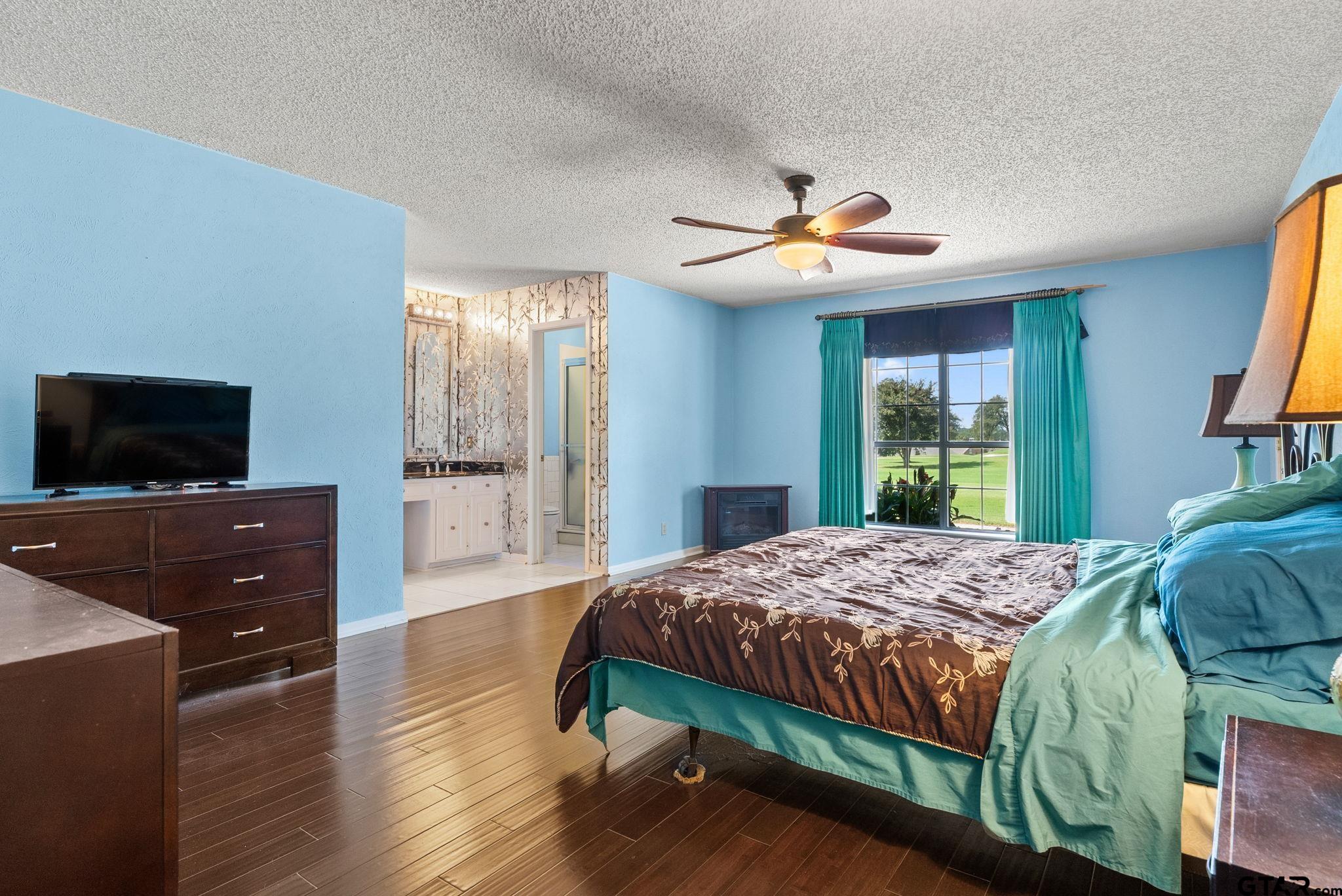 156 S Bay Dr.