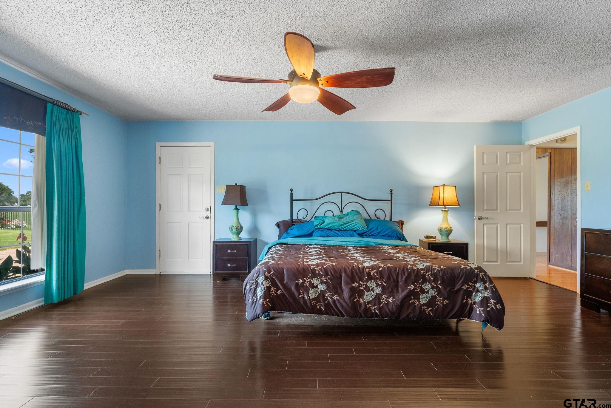 156 S Bay Dr.