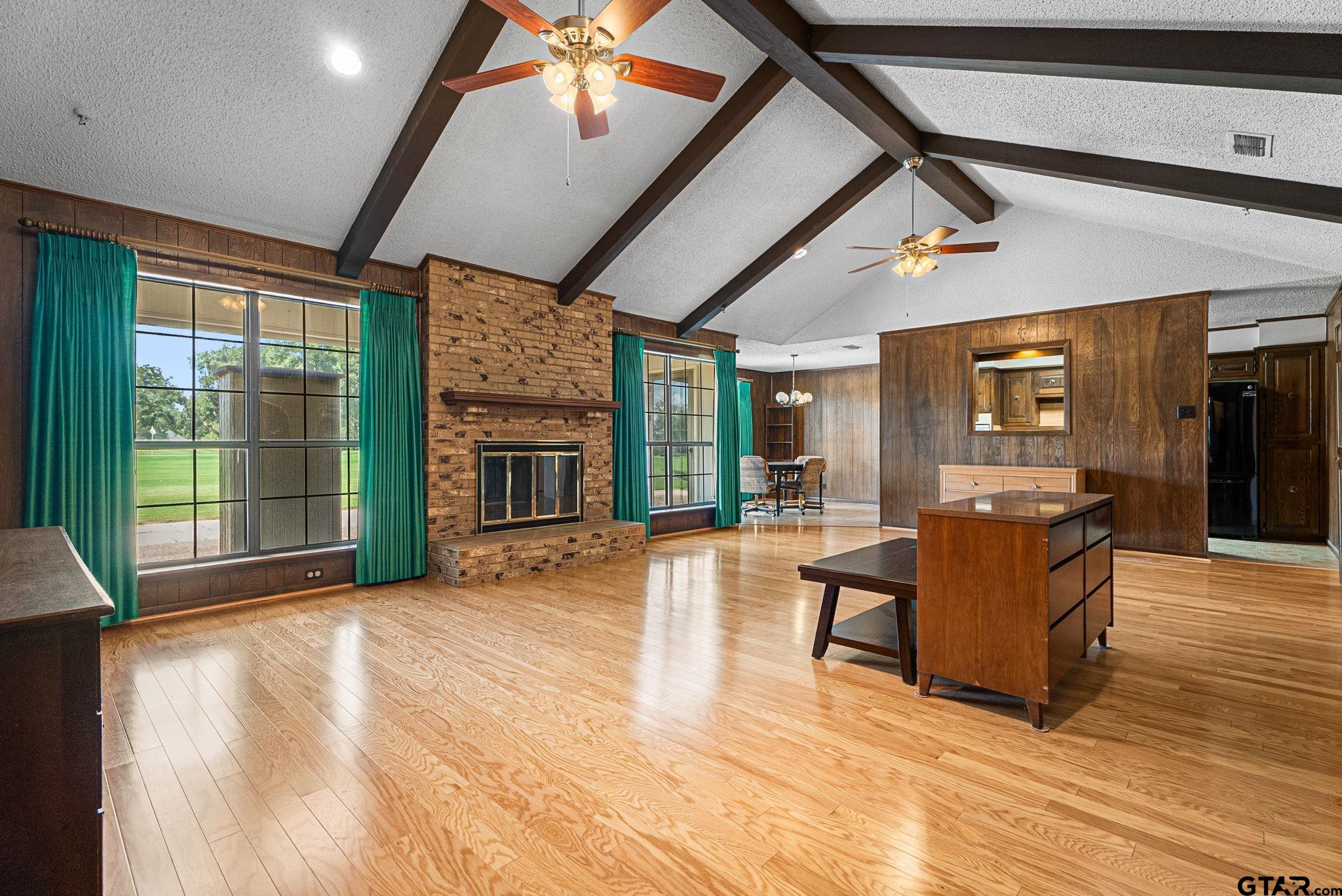 156 S Bay Dr.