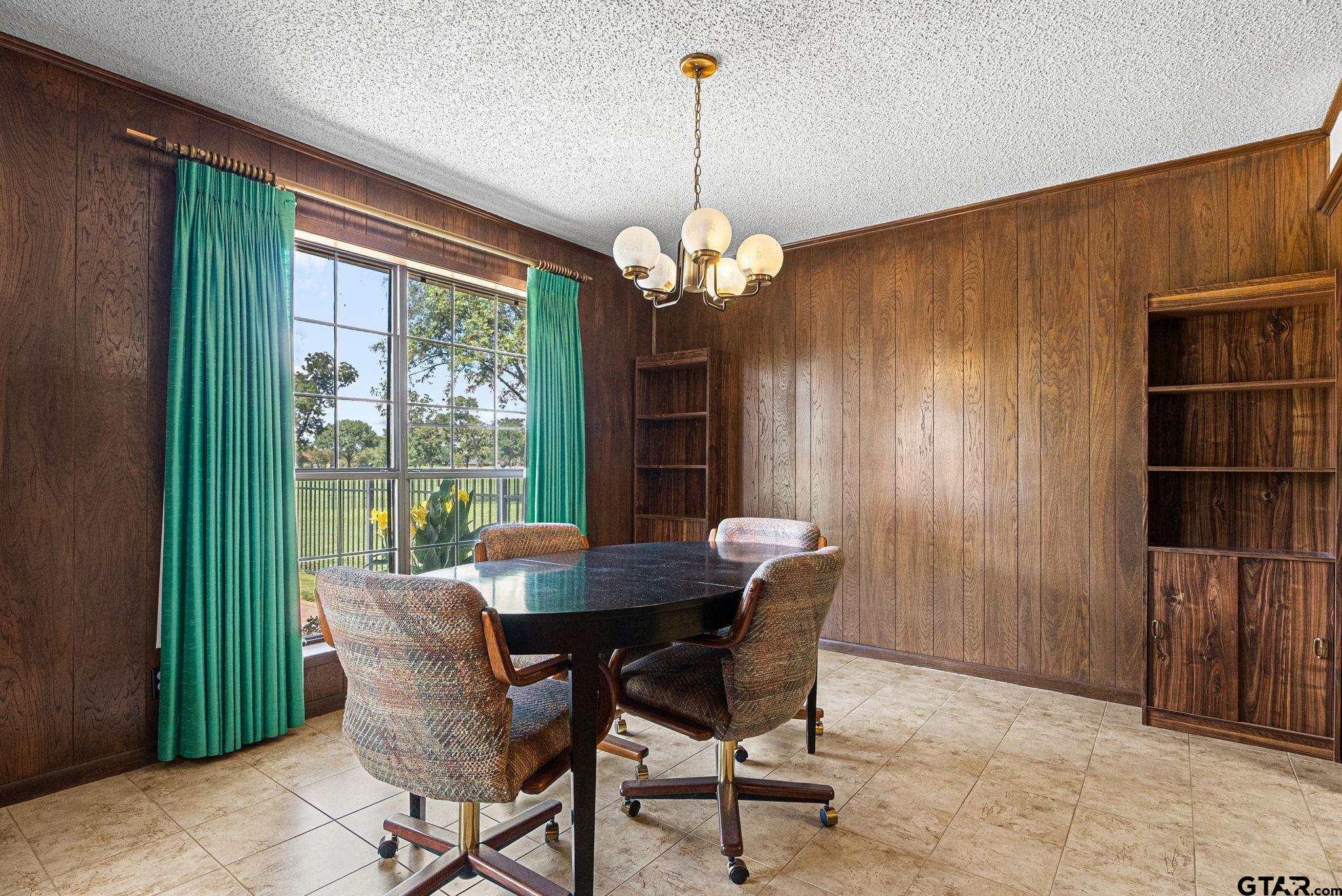 156 S Bay Dr.