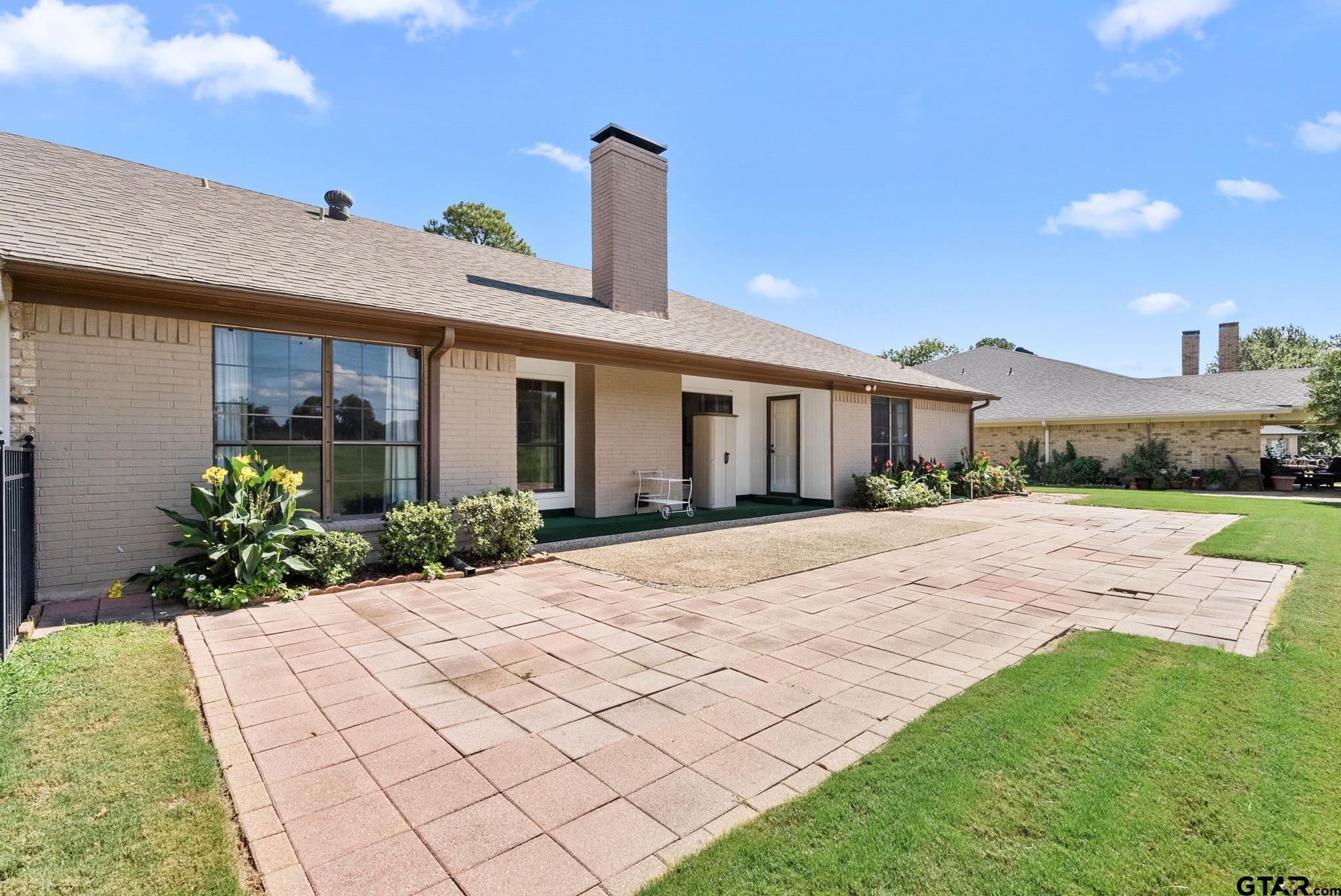 156 S Bay Dr.