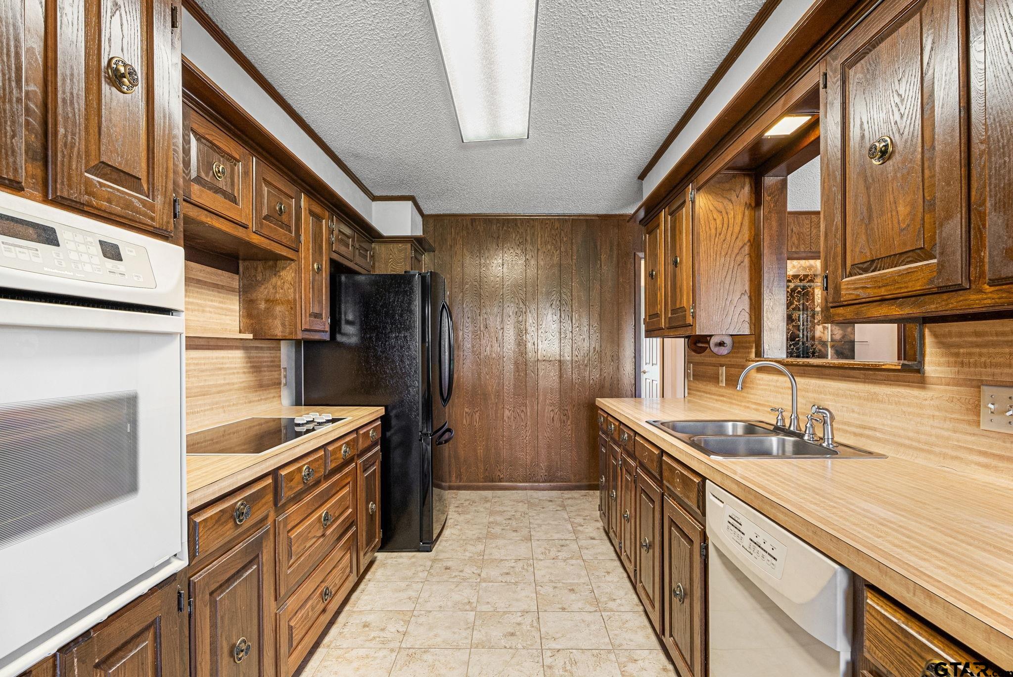 156 S Bay Dr.