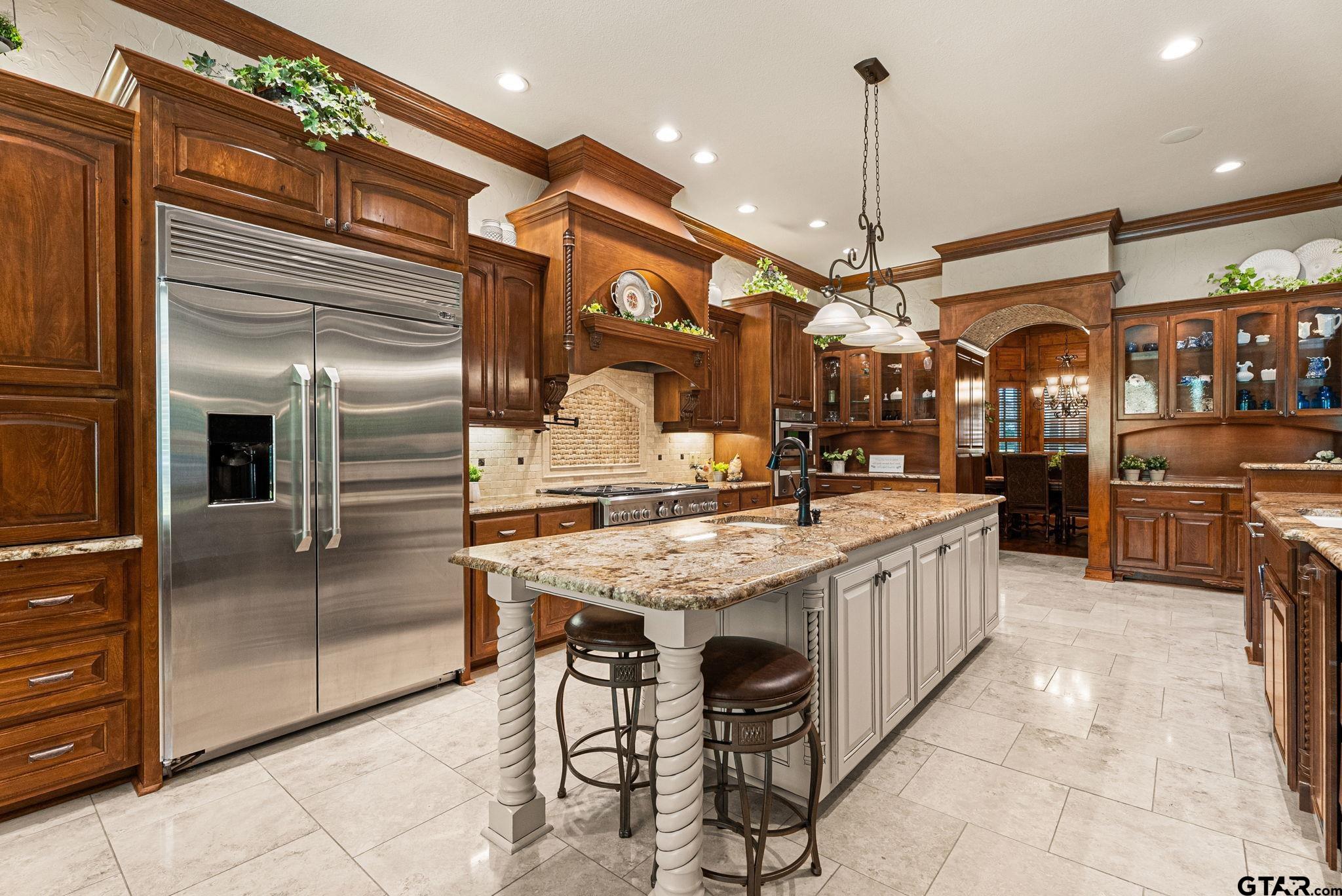 4380 Lazy Creek Dr.