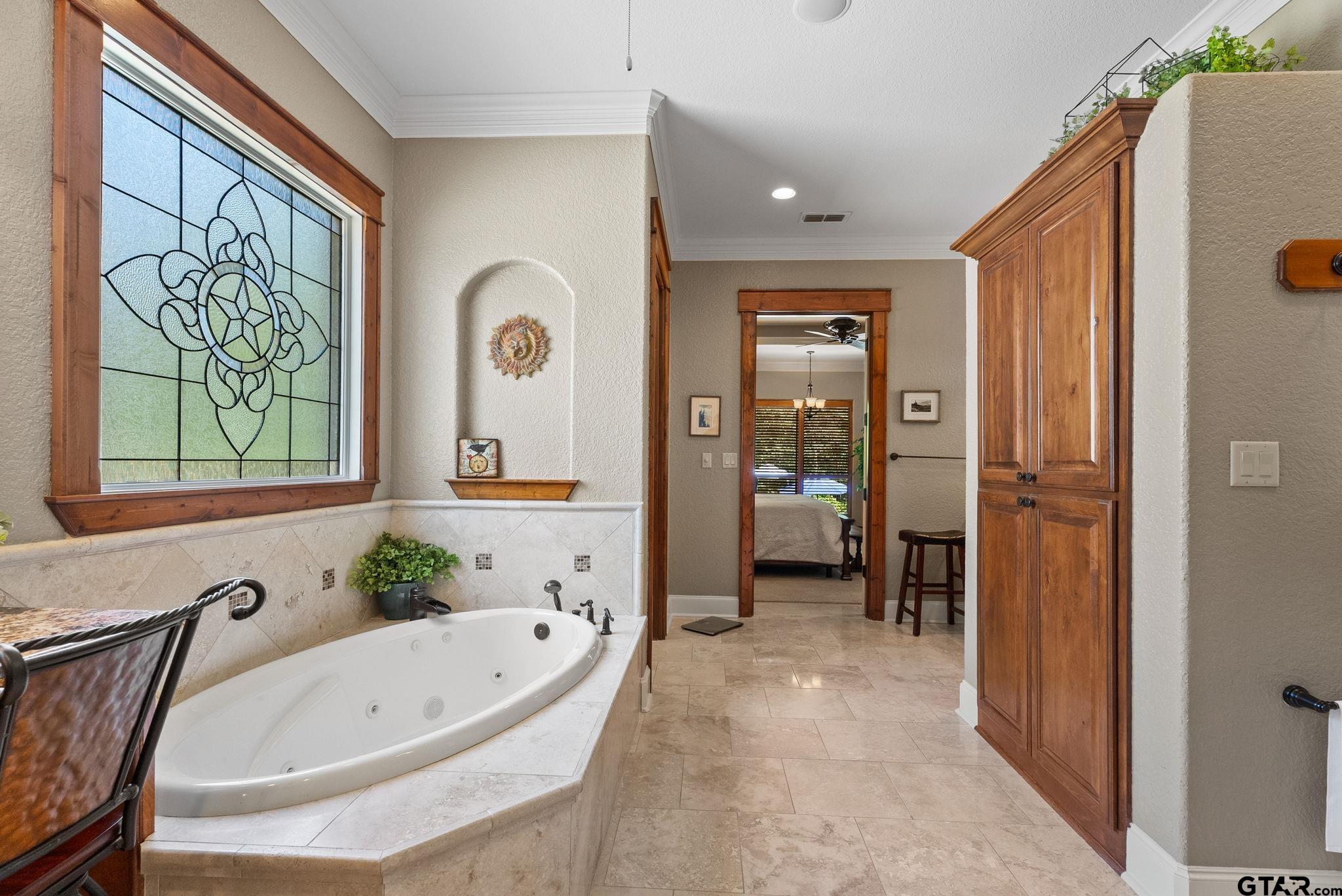 4380 Lazy Creek Dr.