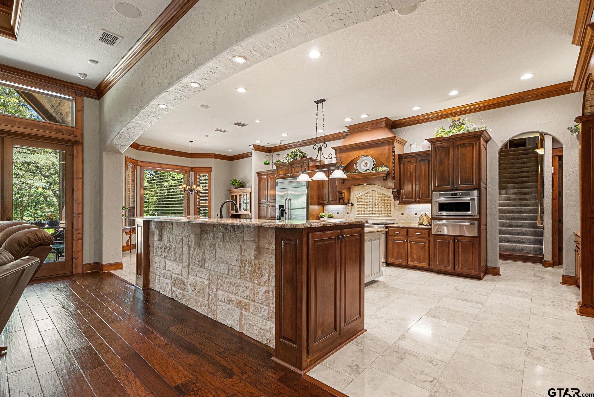 4380 Lazy Creek Dr.