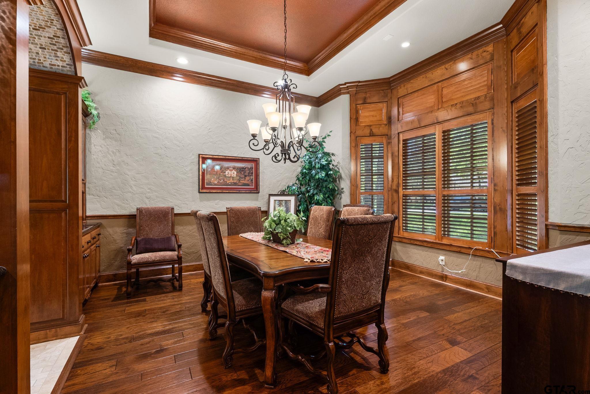 4380 Lazy Creek Dr.