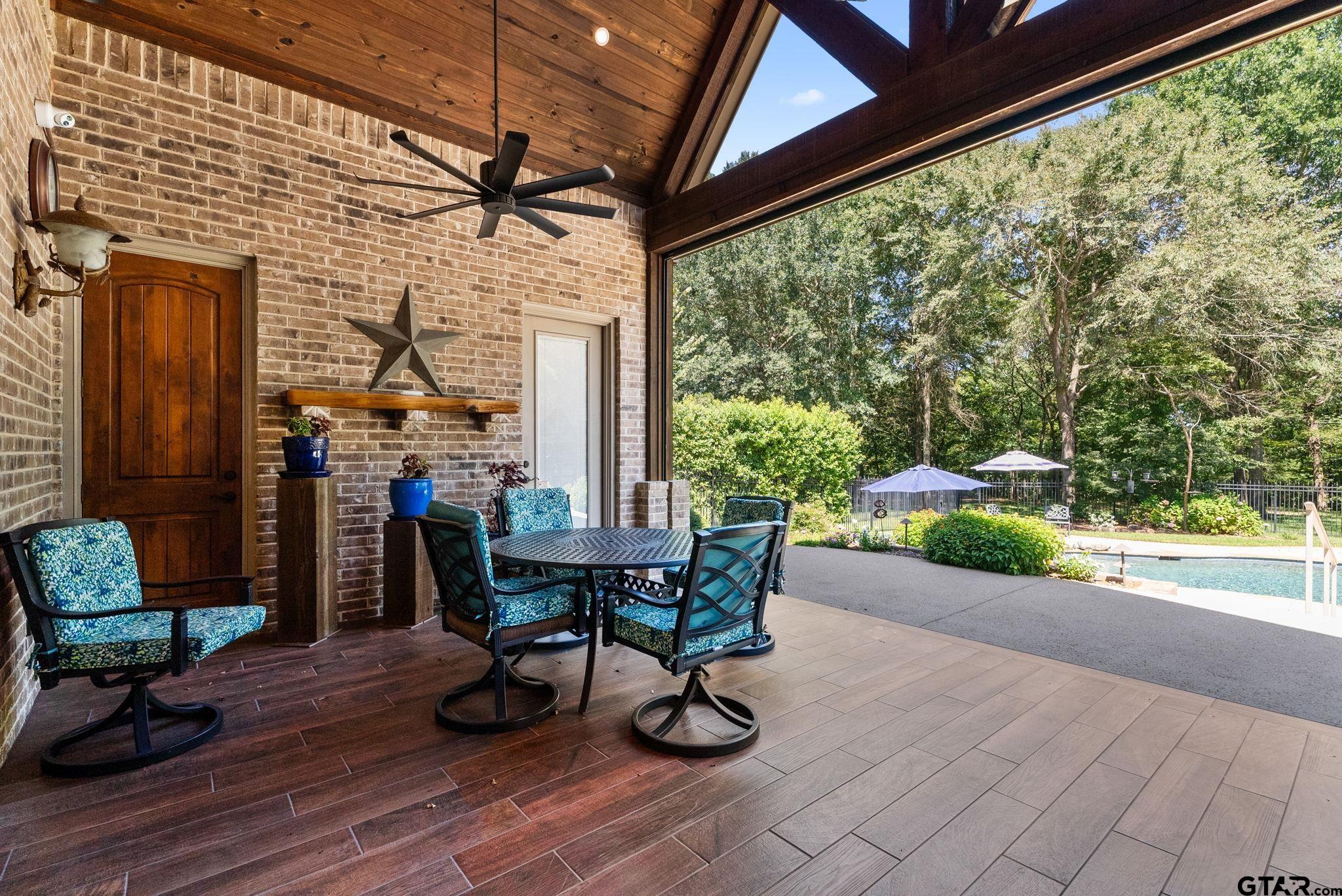 4380 Lazy Creek Dr.