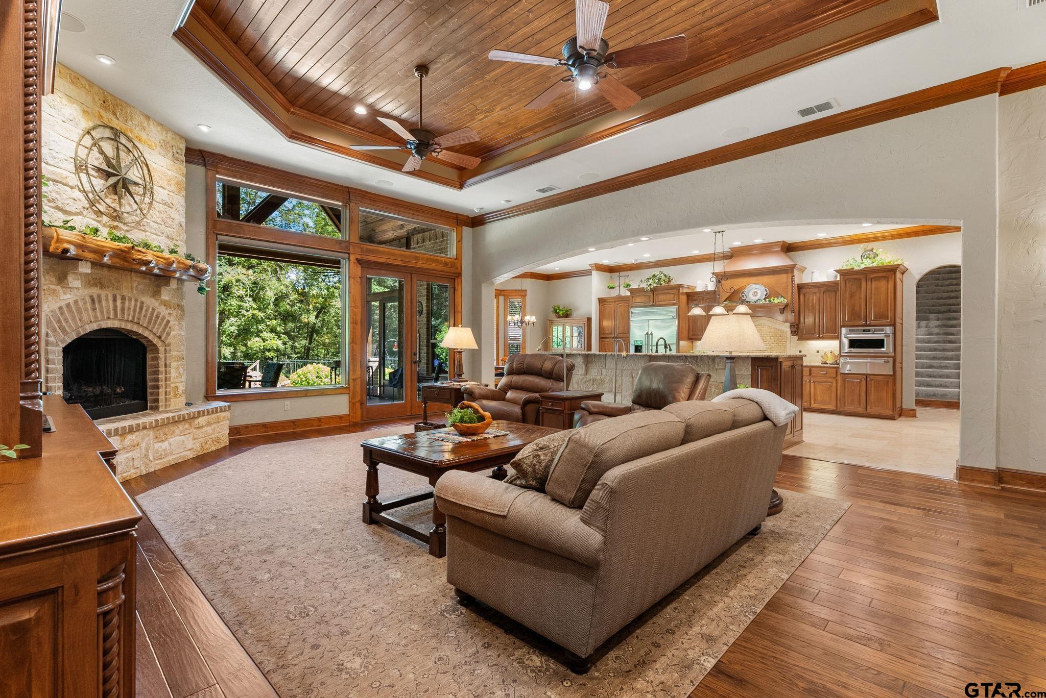 4380 Lazy Creek Dr.