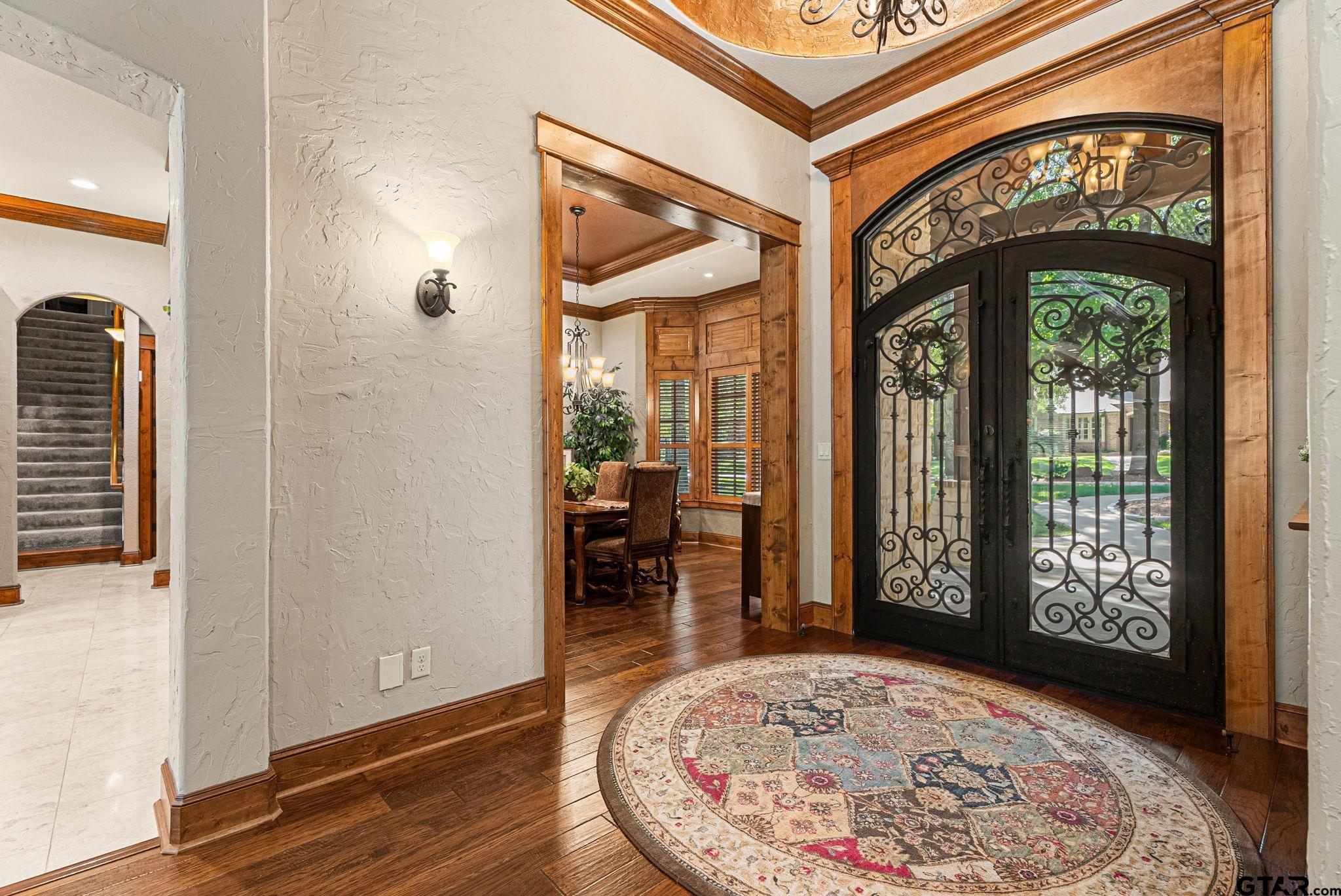 4380 Lazy Creek Dr.