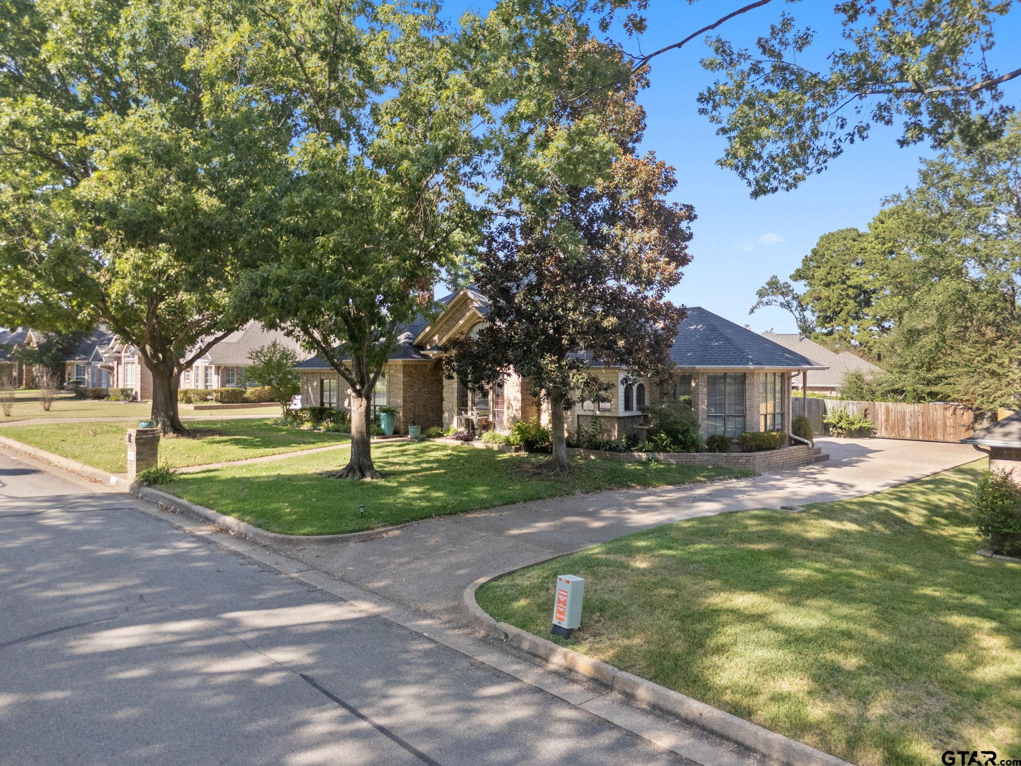 4004 Lazy Creek Dr.