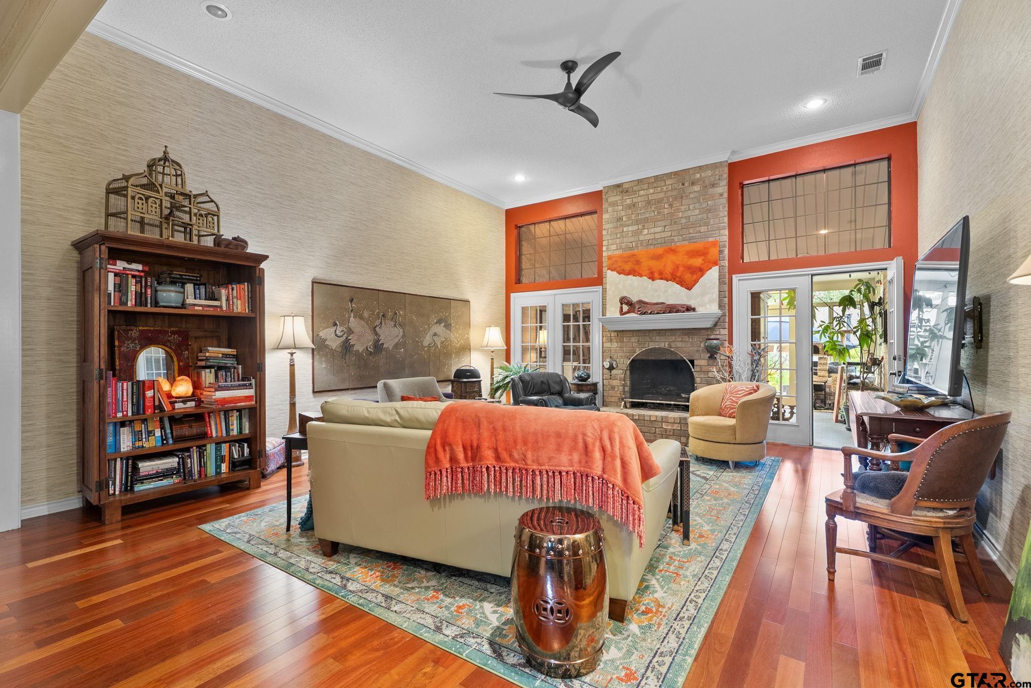 4004 Lazy Creek Dr.