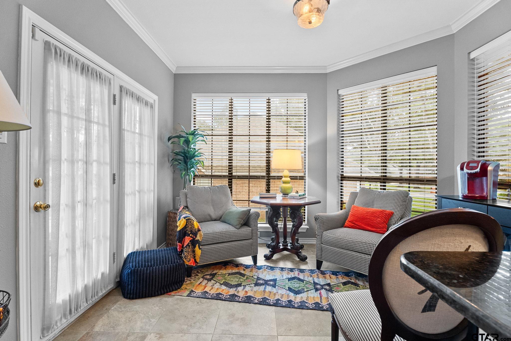 4004 Lazy Creek Dr.